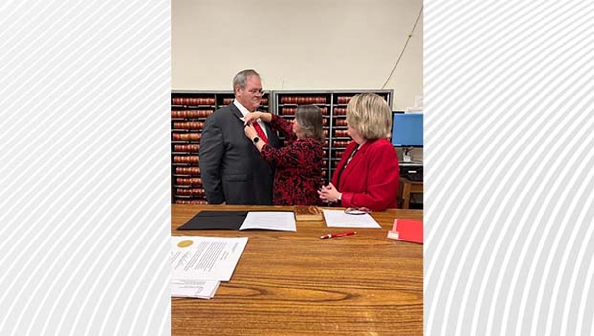 Kidwell sworn in for third term