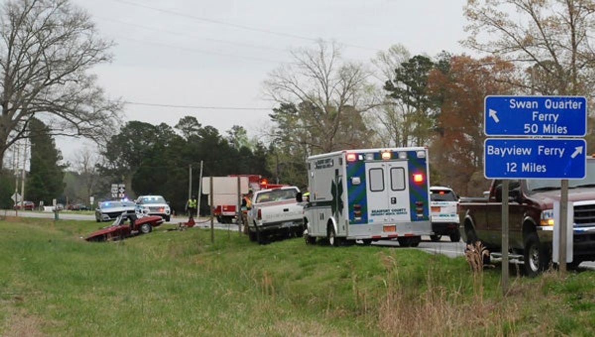 One dead after wreck on US 264