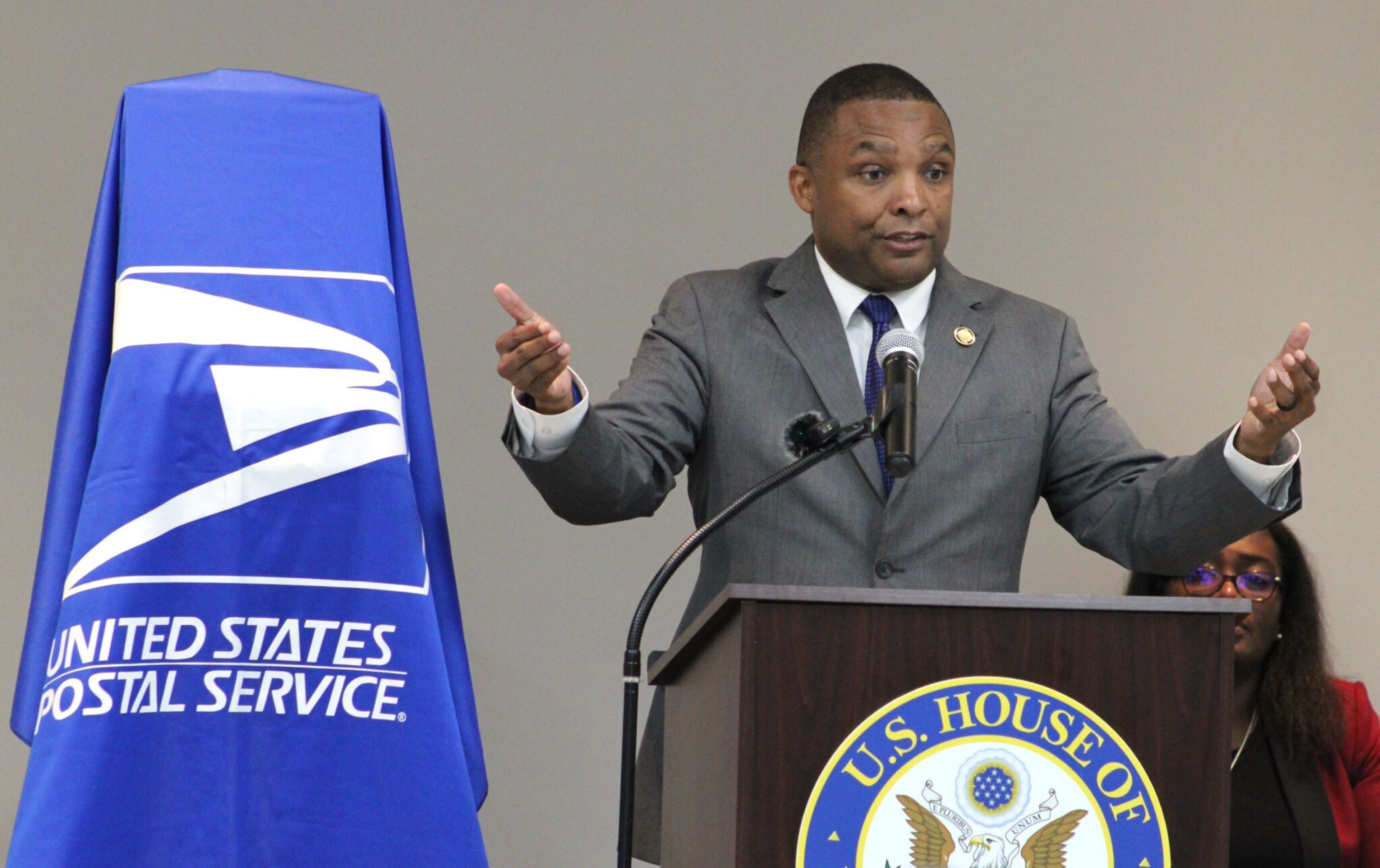  Davis votes to pass law enforcement bills 