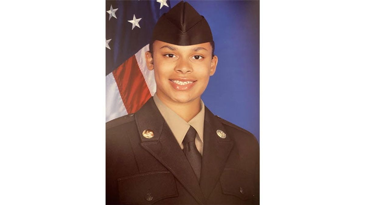 FHS graduate shines in Army training