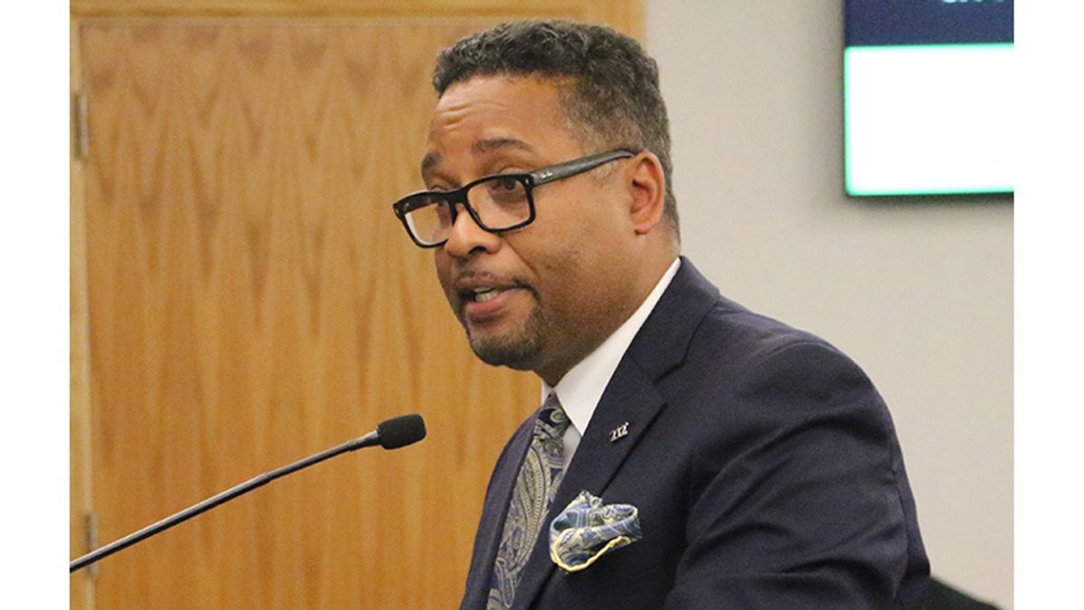 Edwards gives initial superintendent's report