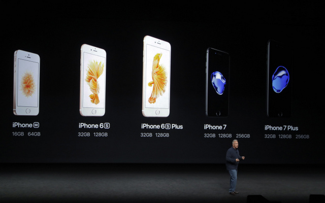 Apple Unveils iPhone 7 with Better Camera, No Headphone Jack
