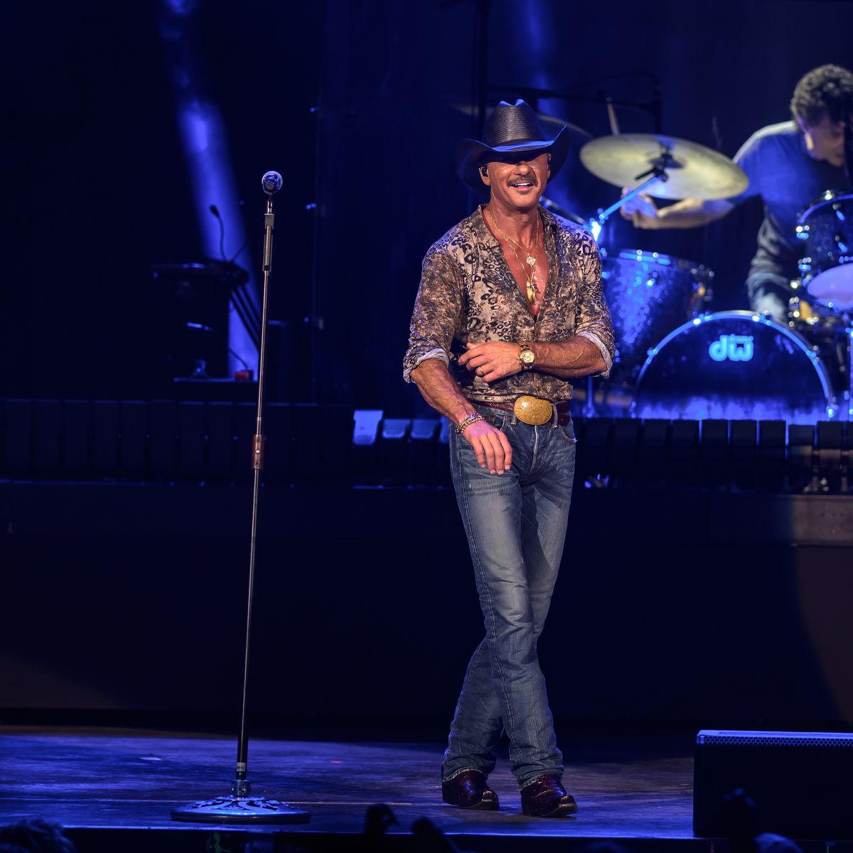 Tim McGraw brings hit-filled Pawn Shop Guitar Tour to Virgin...