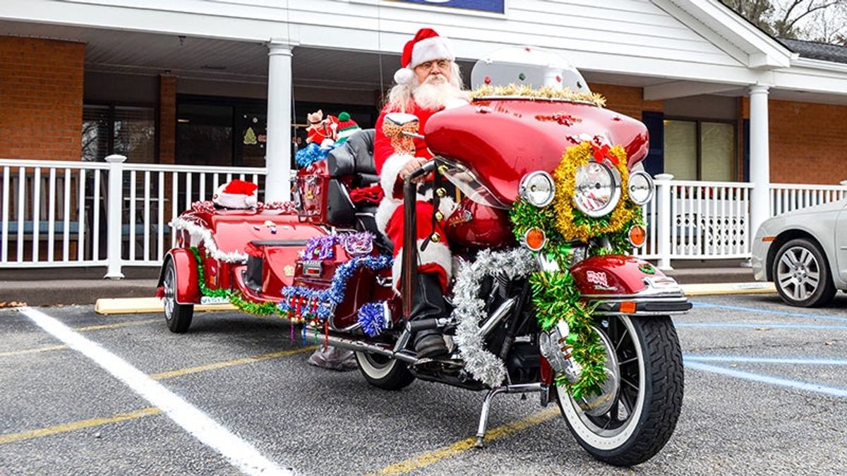 Santa rides into Suffolk nursing home