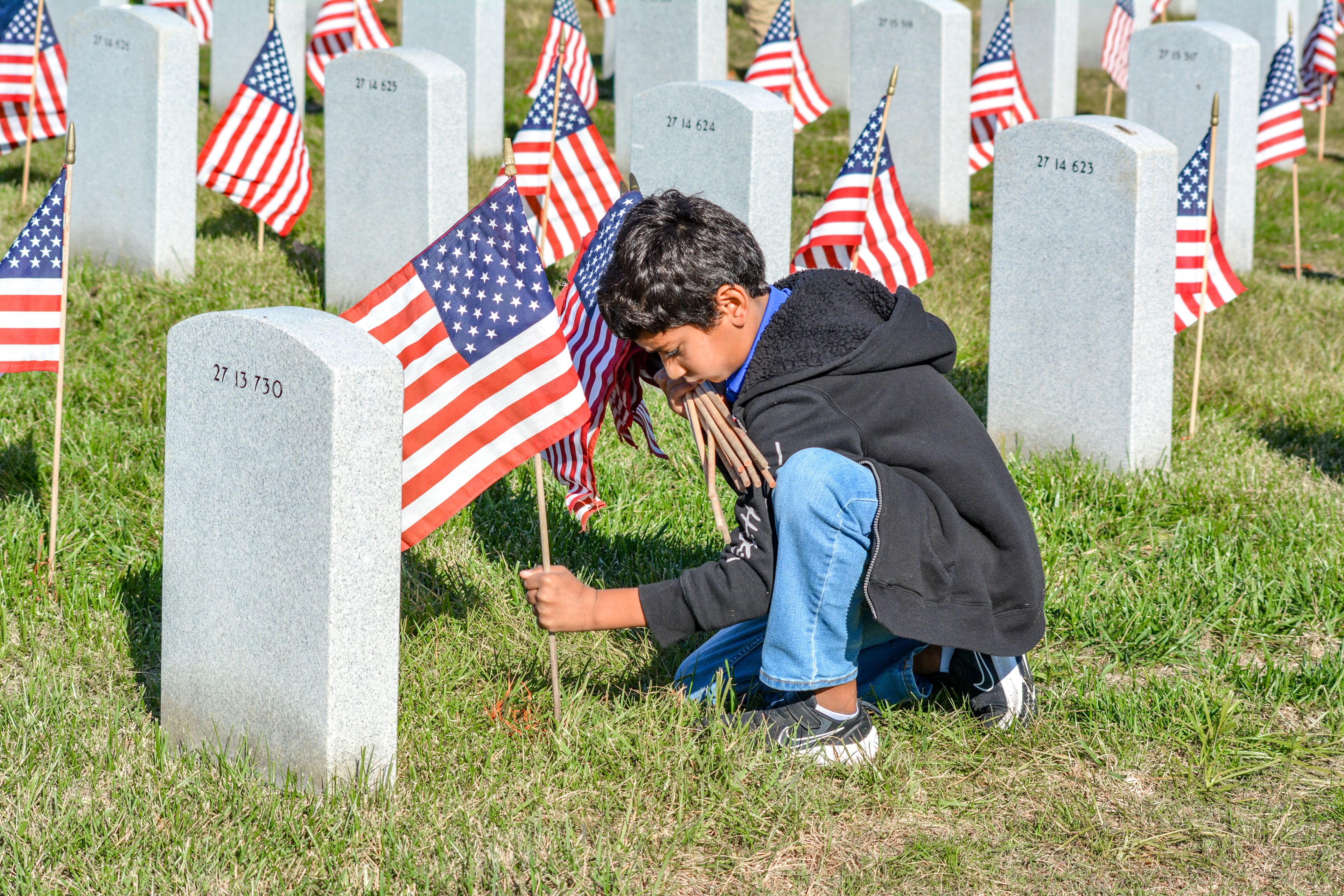 Photo Gallery: Volunteers honor Veterans