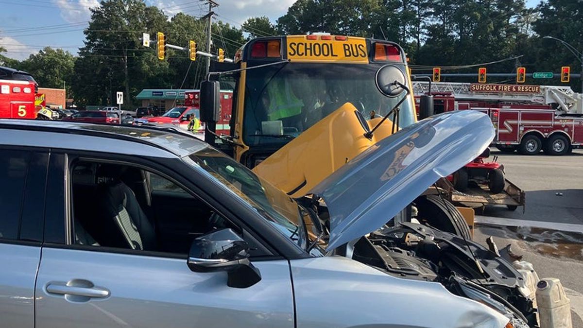 Multiple injuries in school bus accident