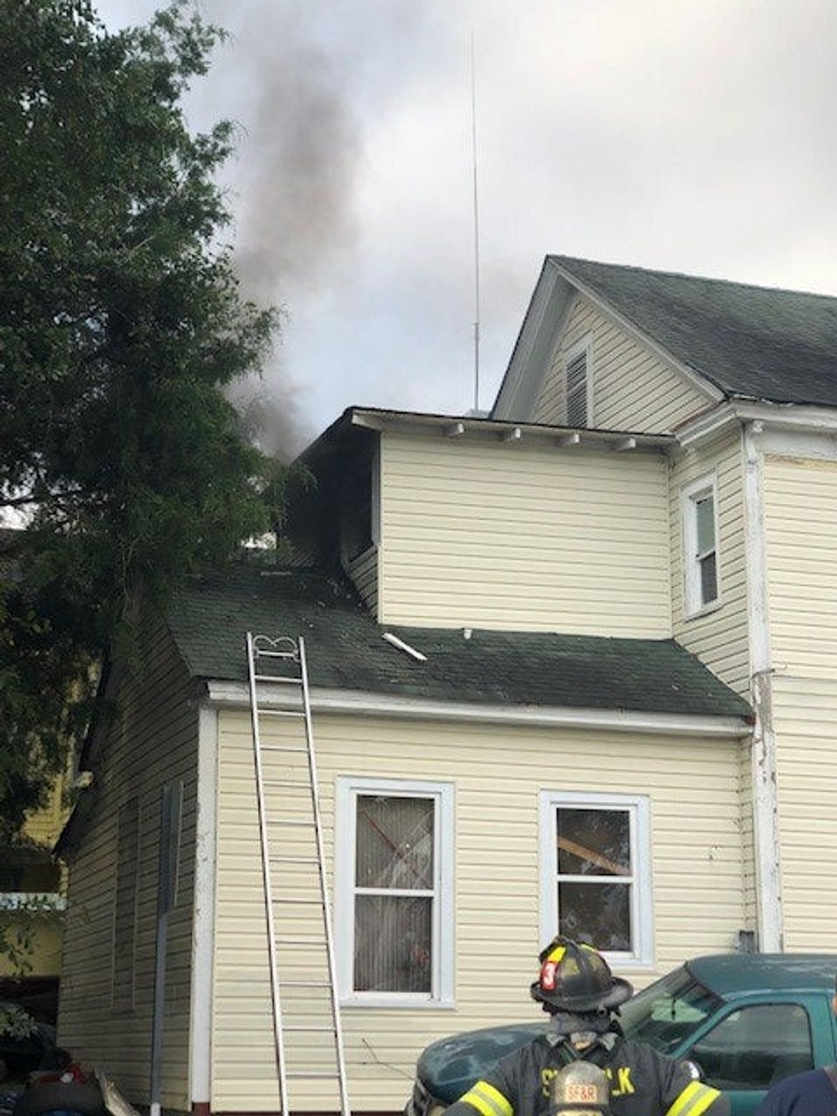 Cooking related fire displaces 5 on Pine Street