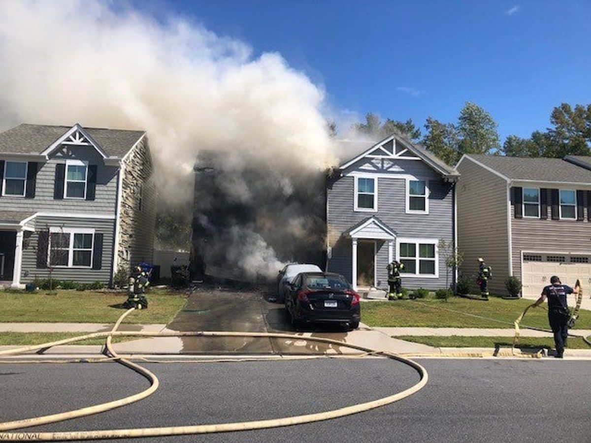 Stacey Way Fire Peterson Way fire displaces family of six, damages neigbhori...