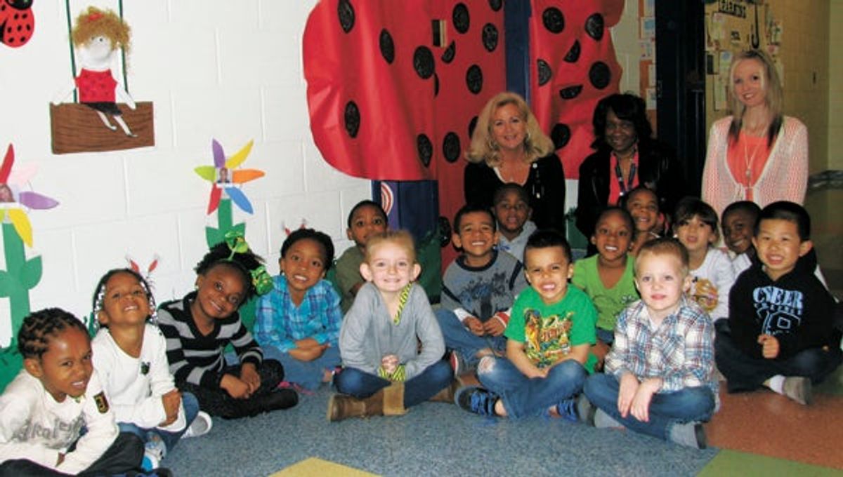 Hillpoint mom creates hallway art