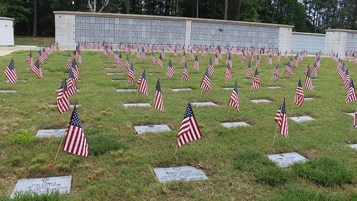 Memorial Day celebrated at Veteran Cemeteries across Suffolk