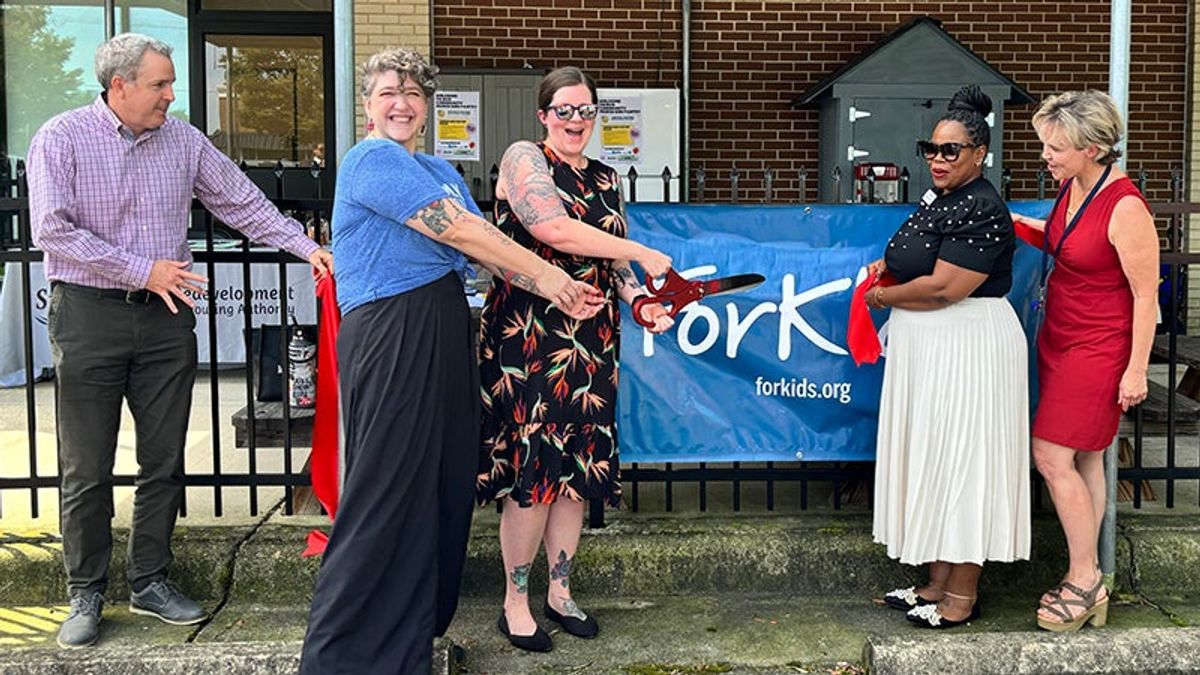 Suffolk Public Library celebrates Community Fridge and Pantr...