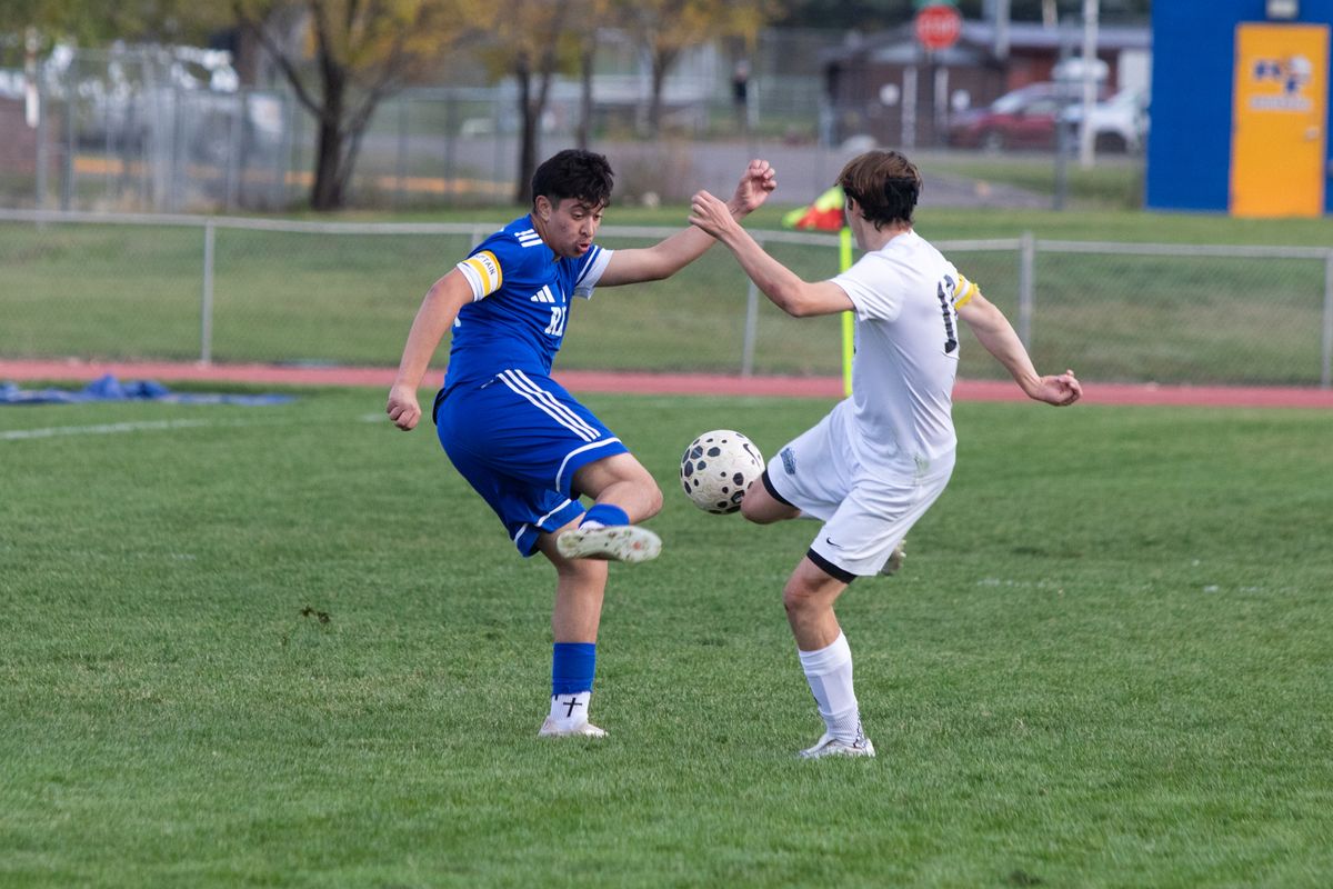 No. 3 Rams overcome injuries, high-seed pressure to win first playoff game