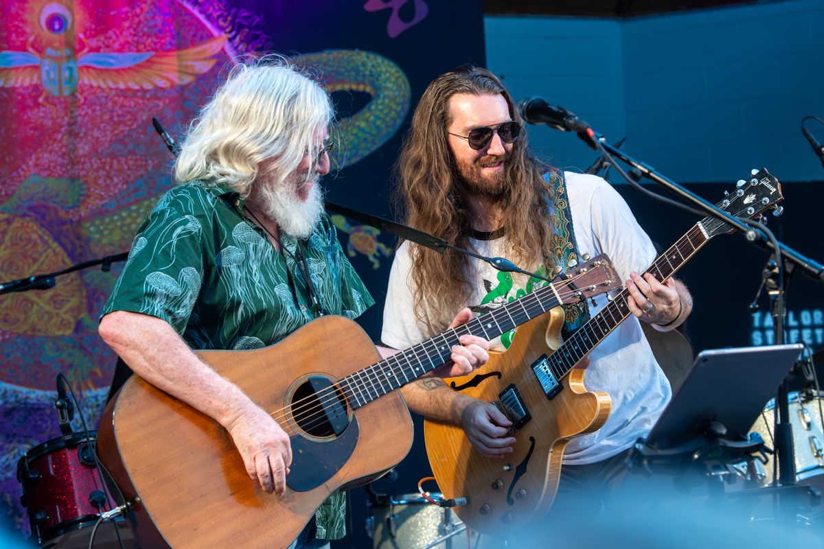Deadheads flock to Glenwood park