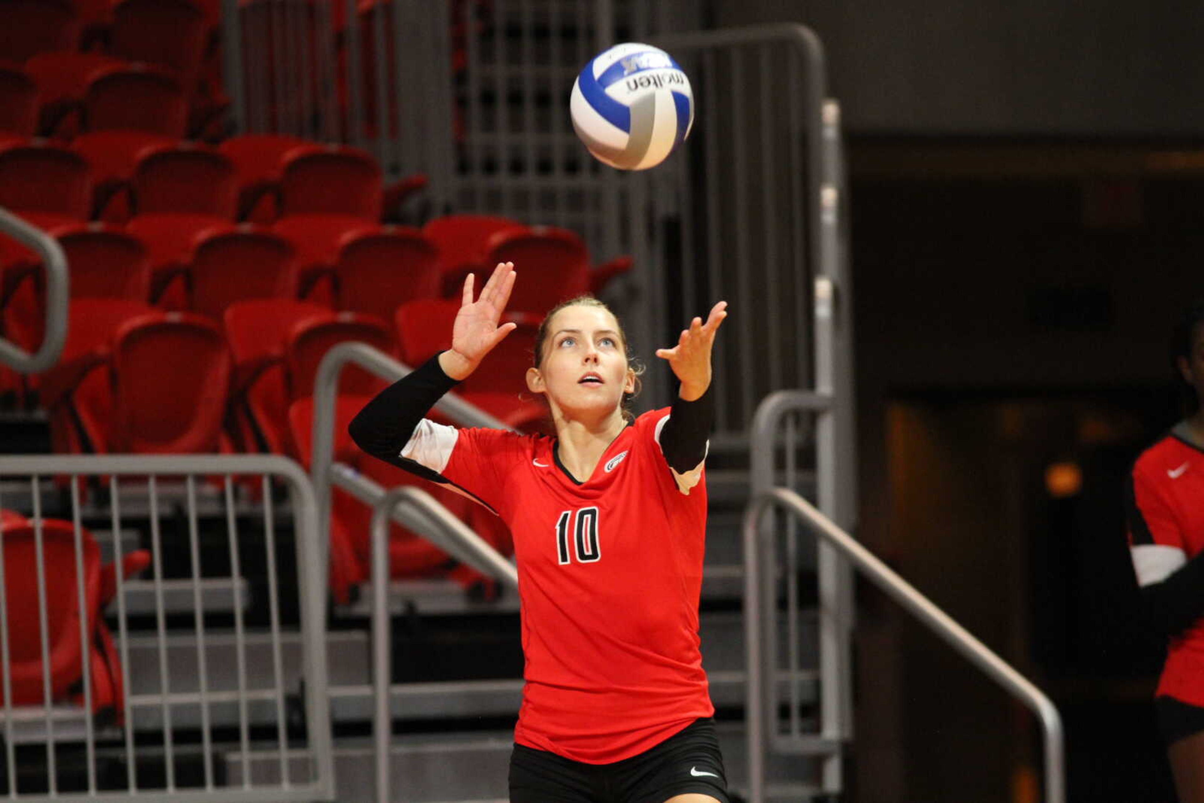 Volleyball wraps Senior Weekend with two victories at home