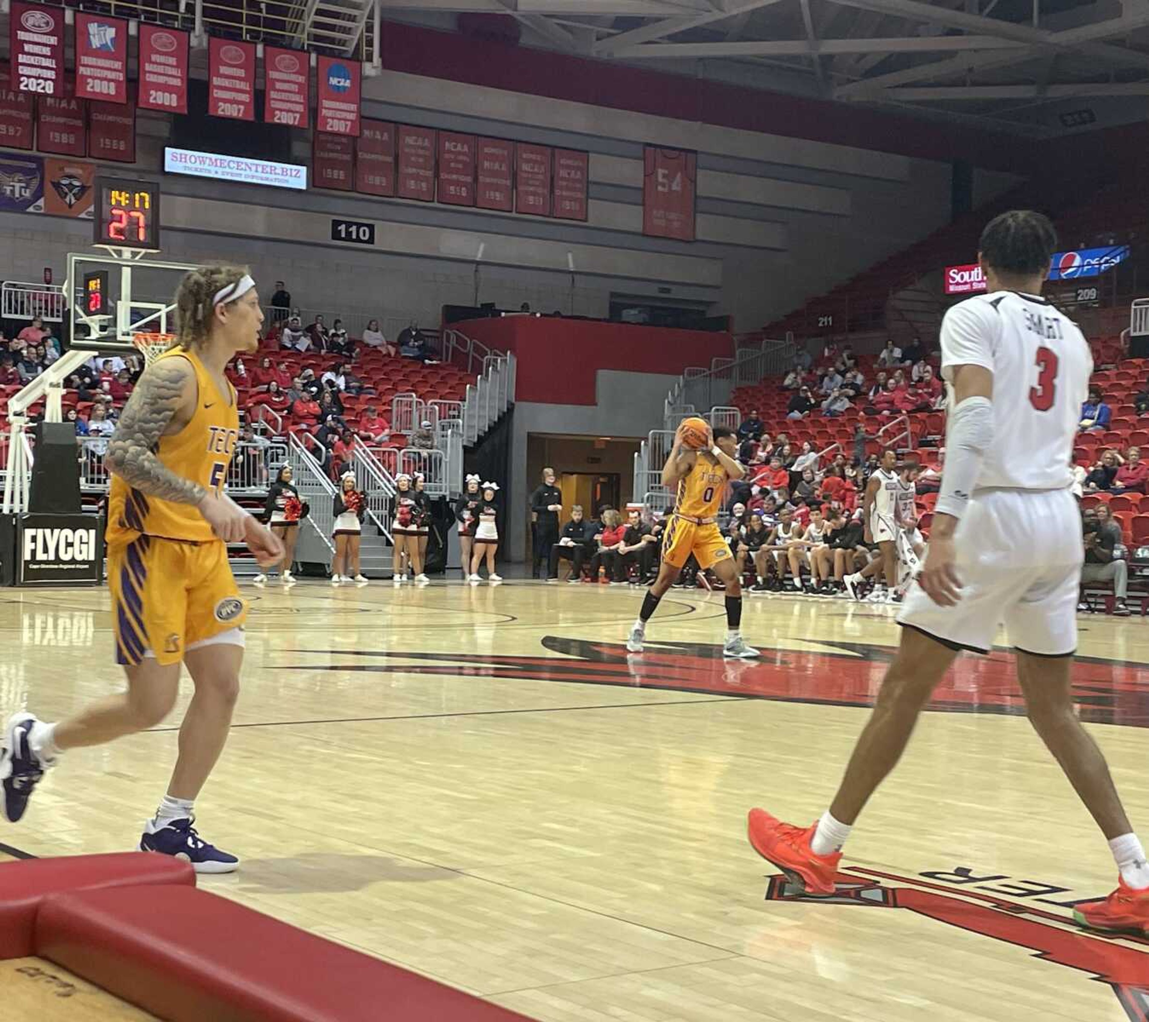 SEMO sophomore guard Aquan Smart (3) gets ready to defend Tennessee Tech junior guard Brett Thompson (5) while Tennessee Tech senior guard Ty Perry (0) brings the ball up the court during SEMO’s 84-77 over Tennessee Tech in double overtime on Saturday, Jan. 21 at the Show-Me Center.