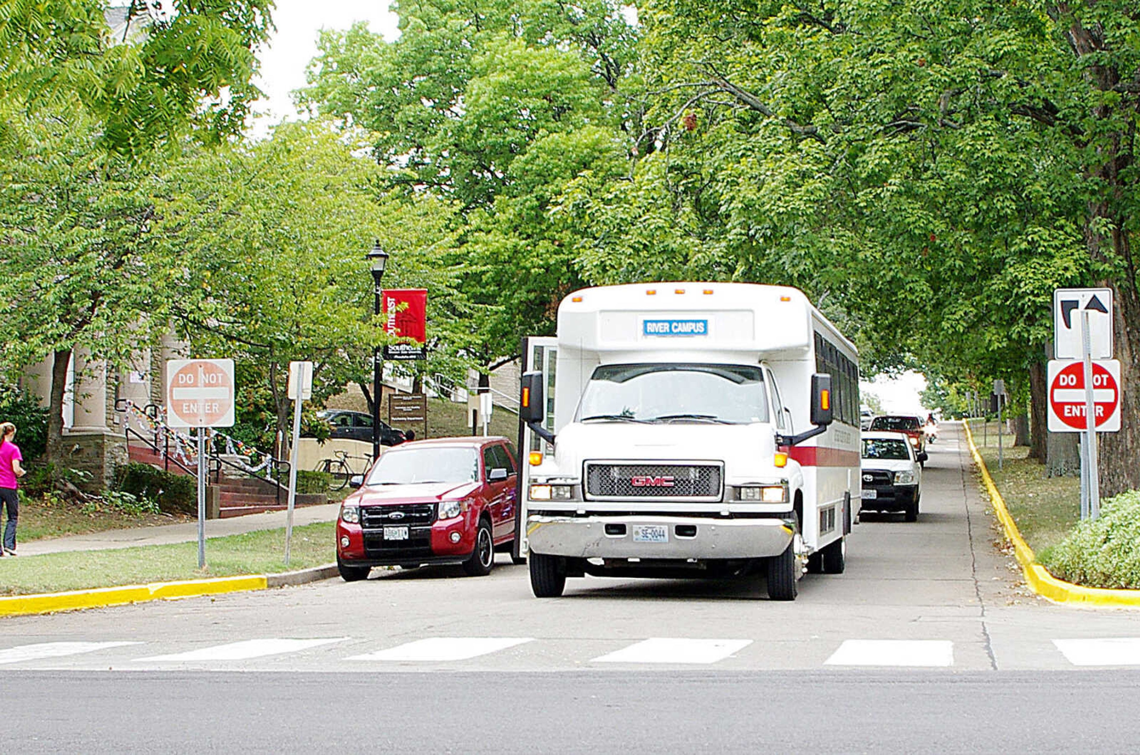 the river campus shuttle coming towards the Normal and N. Pacific intersection