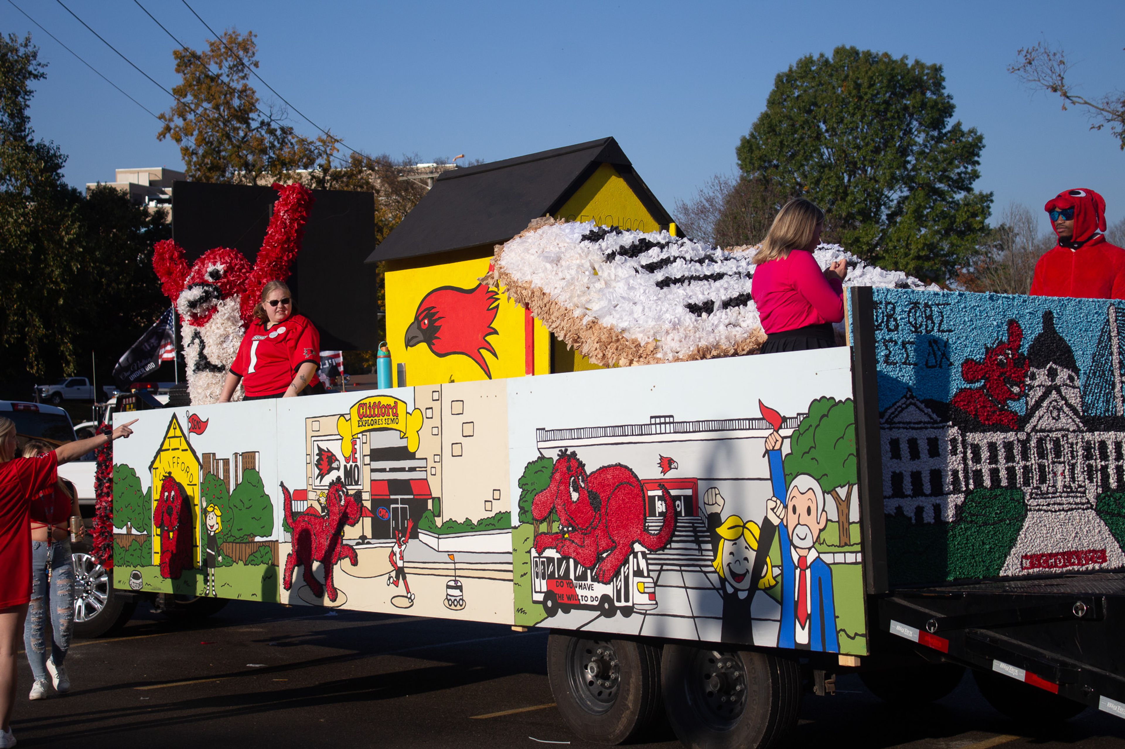 Sigma Sigma Sigma's float sits in Capaha Park before the parade.