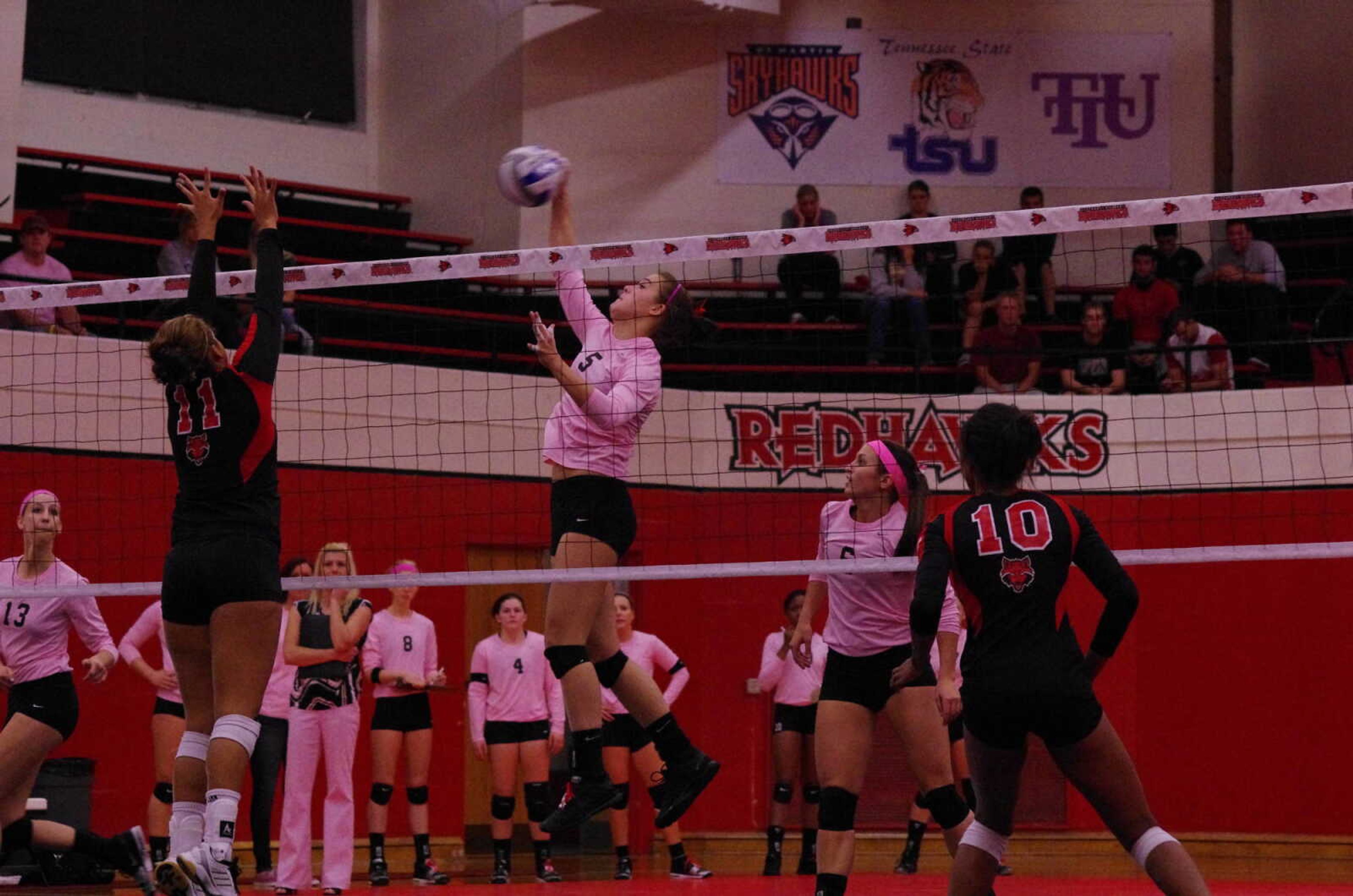 Southeast volleyball team's win streak comes to an end