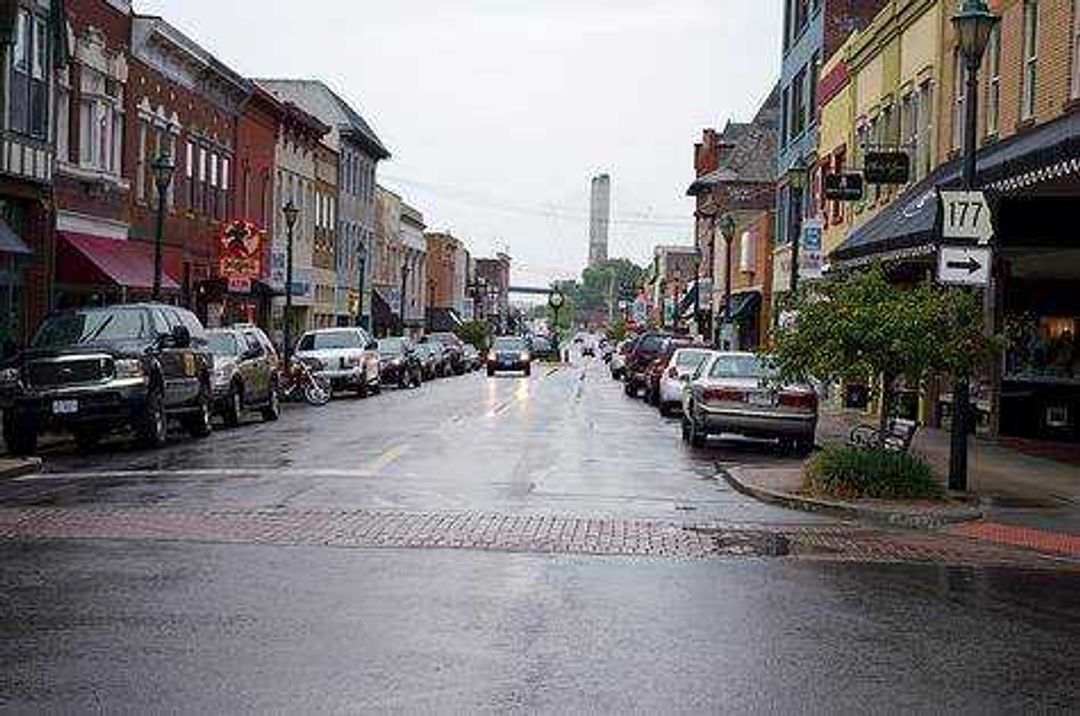 Downtown Cape Girardeau in the daylight. Photo by Nathan Hamilton