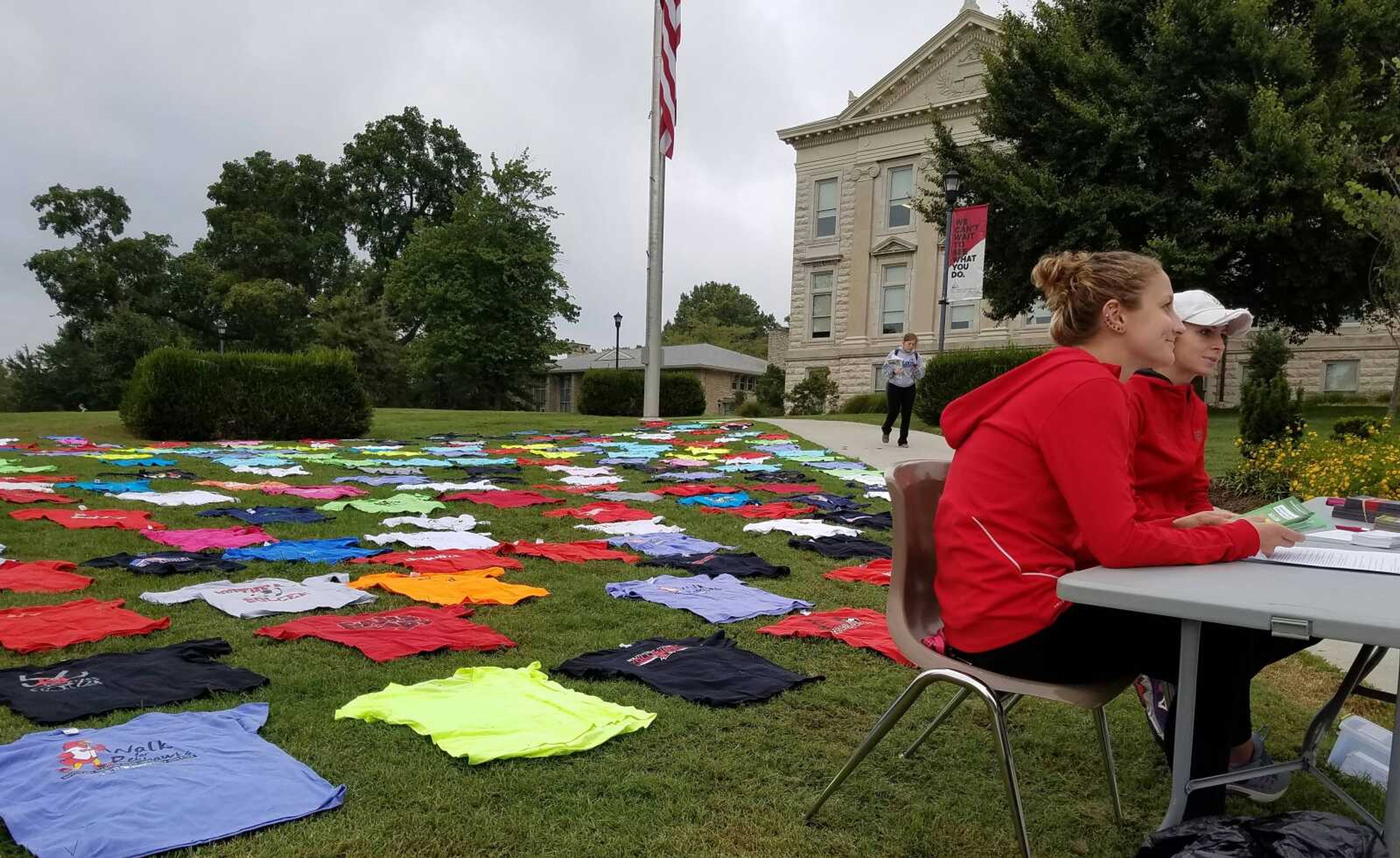 Student-Athlete Advising Committee represents suicide prevention with T-shirts