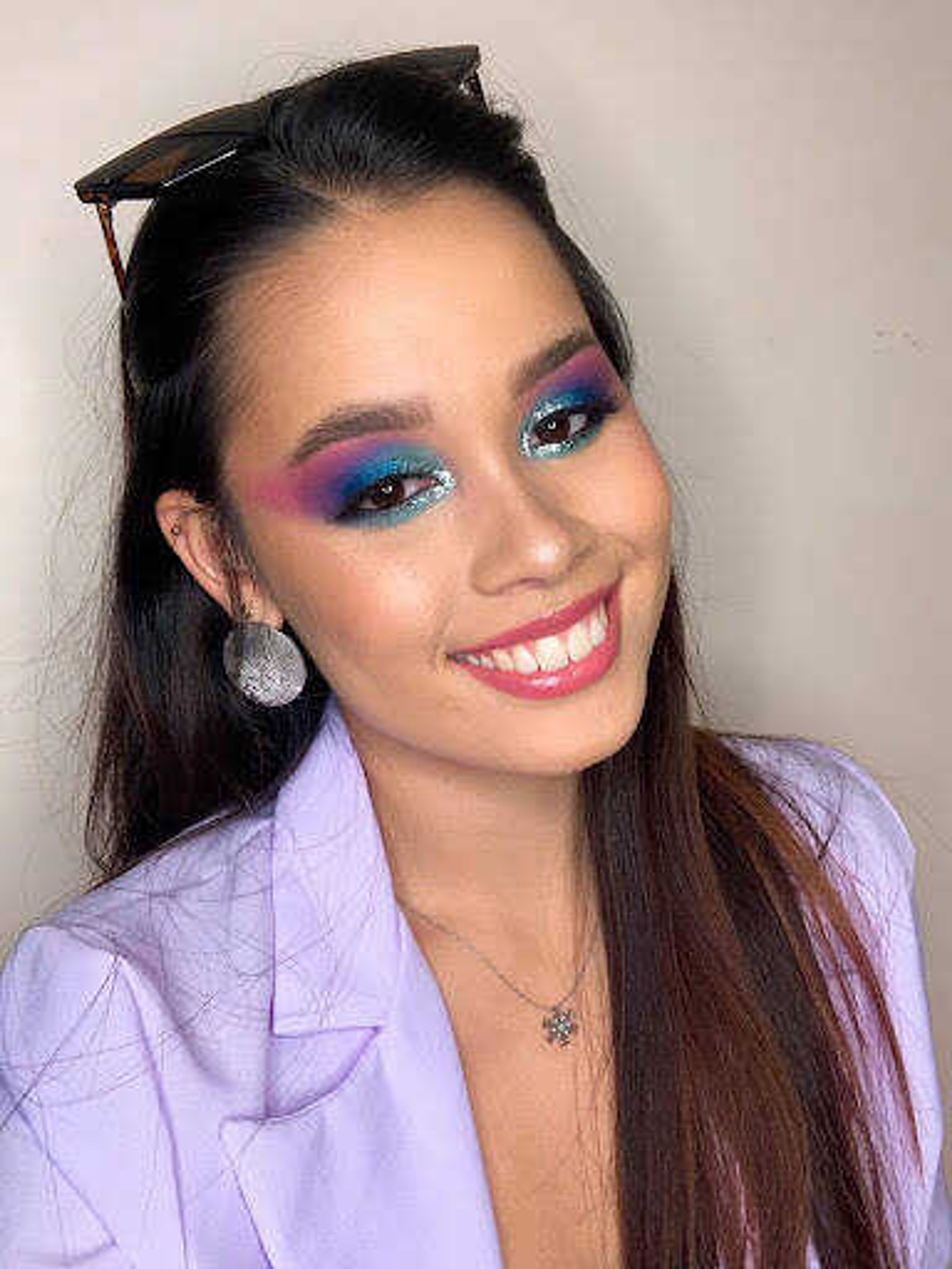This is just one of Isabelle's many colored eye glam looks she has created. To see more makeup looks, individuals can follow Isabelle on Instagram, @isabelle_nakamura.