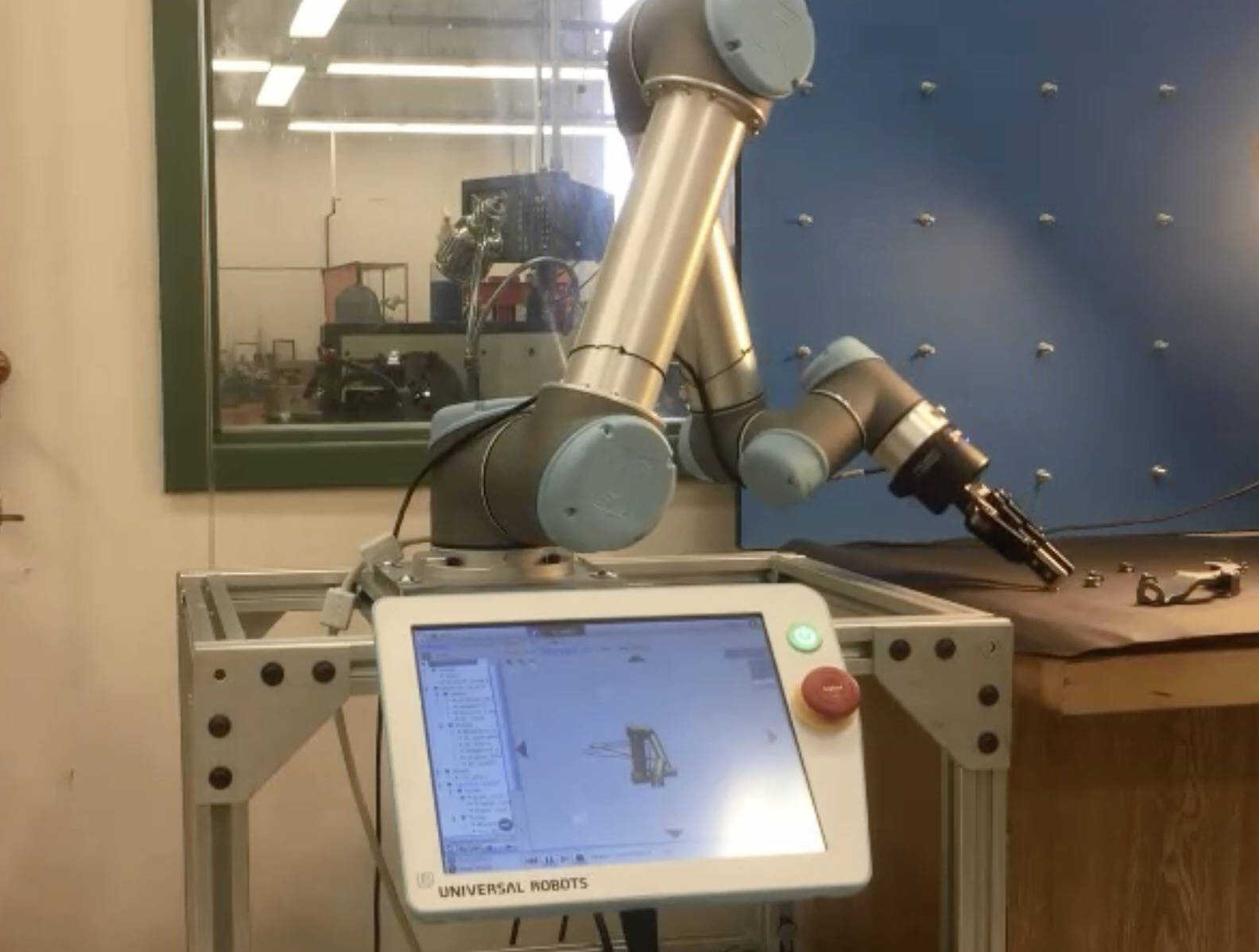 The robotic arm that was added to the Department of Polytechnic studies.