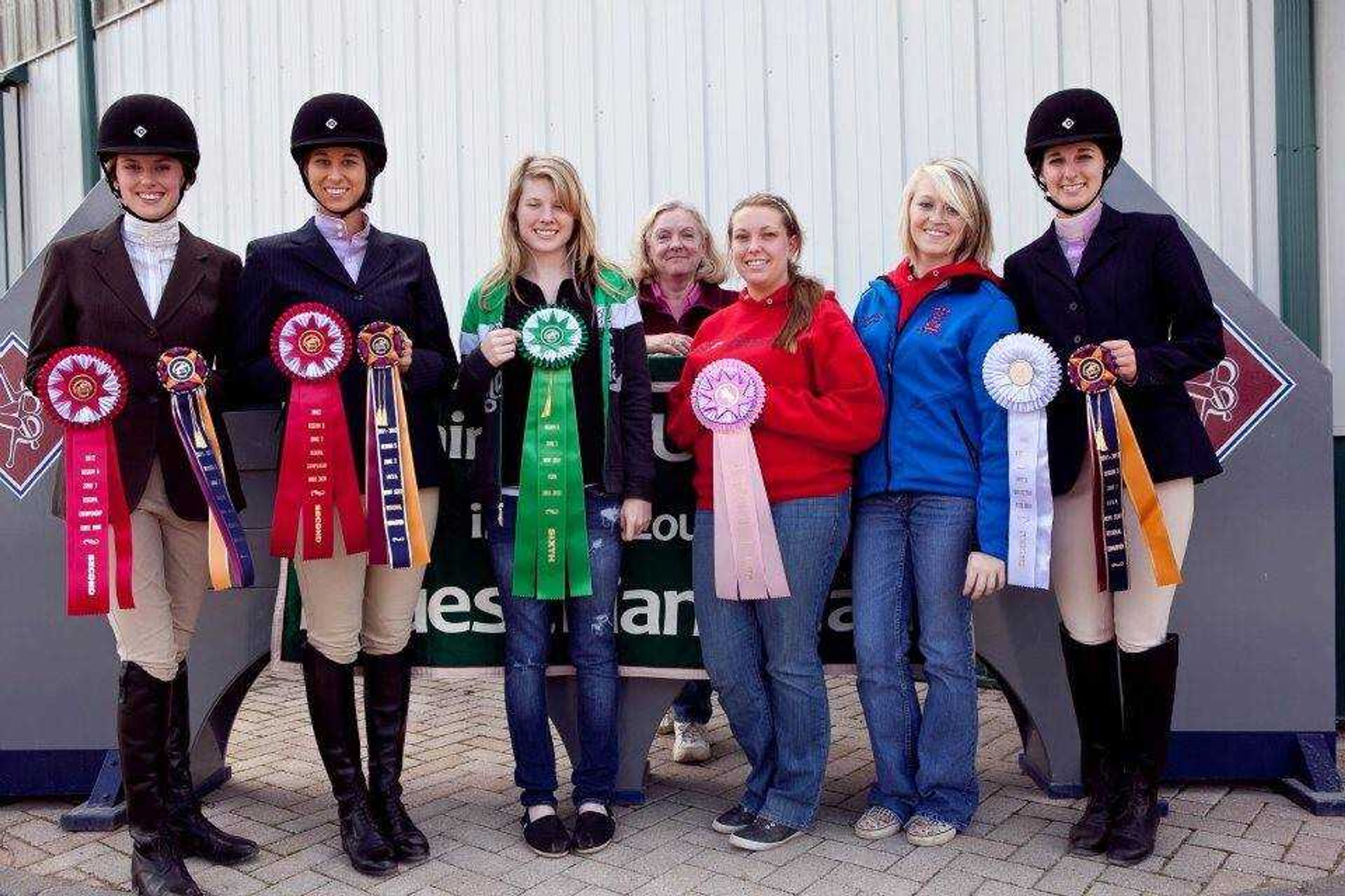 Equestrian team finishes off the season strong