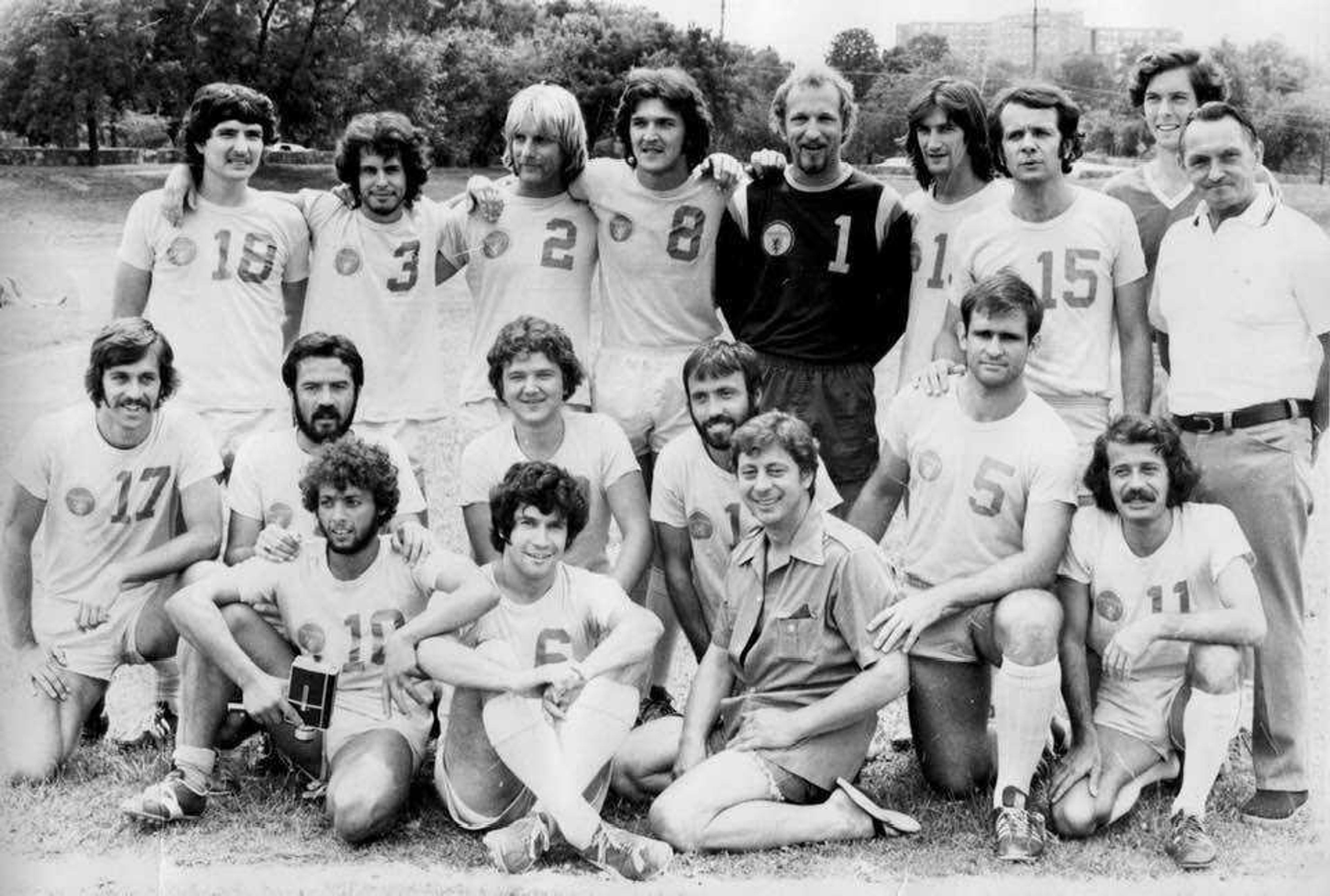 Southeast President Carlos Vargas (#6, front middle) poses with the Heidelberg Lions in 1977.