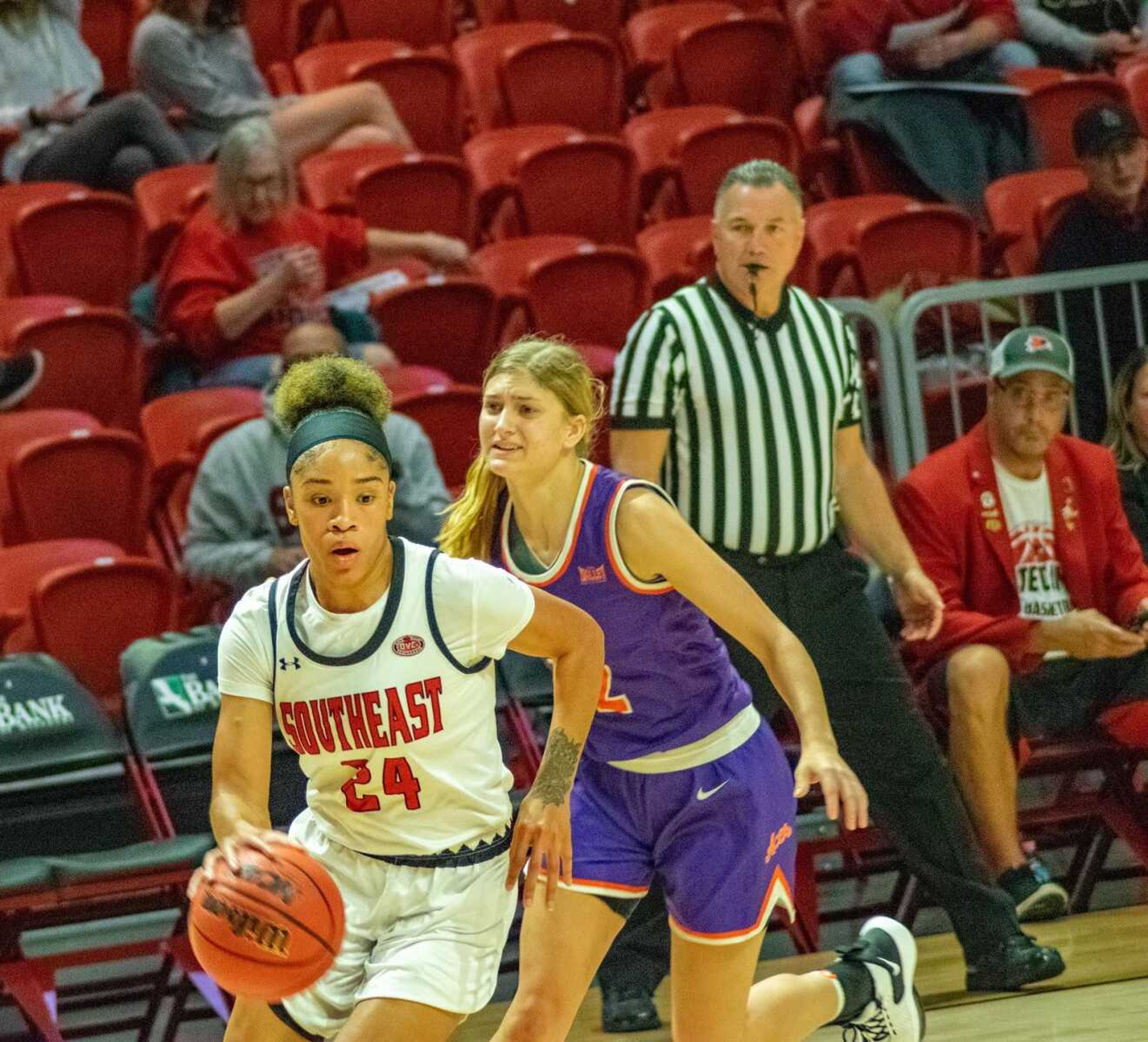 Women’s basketball jumps to 2-0 after defeating Evansville