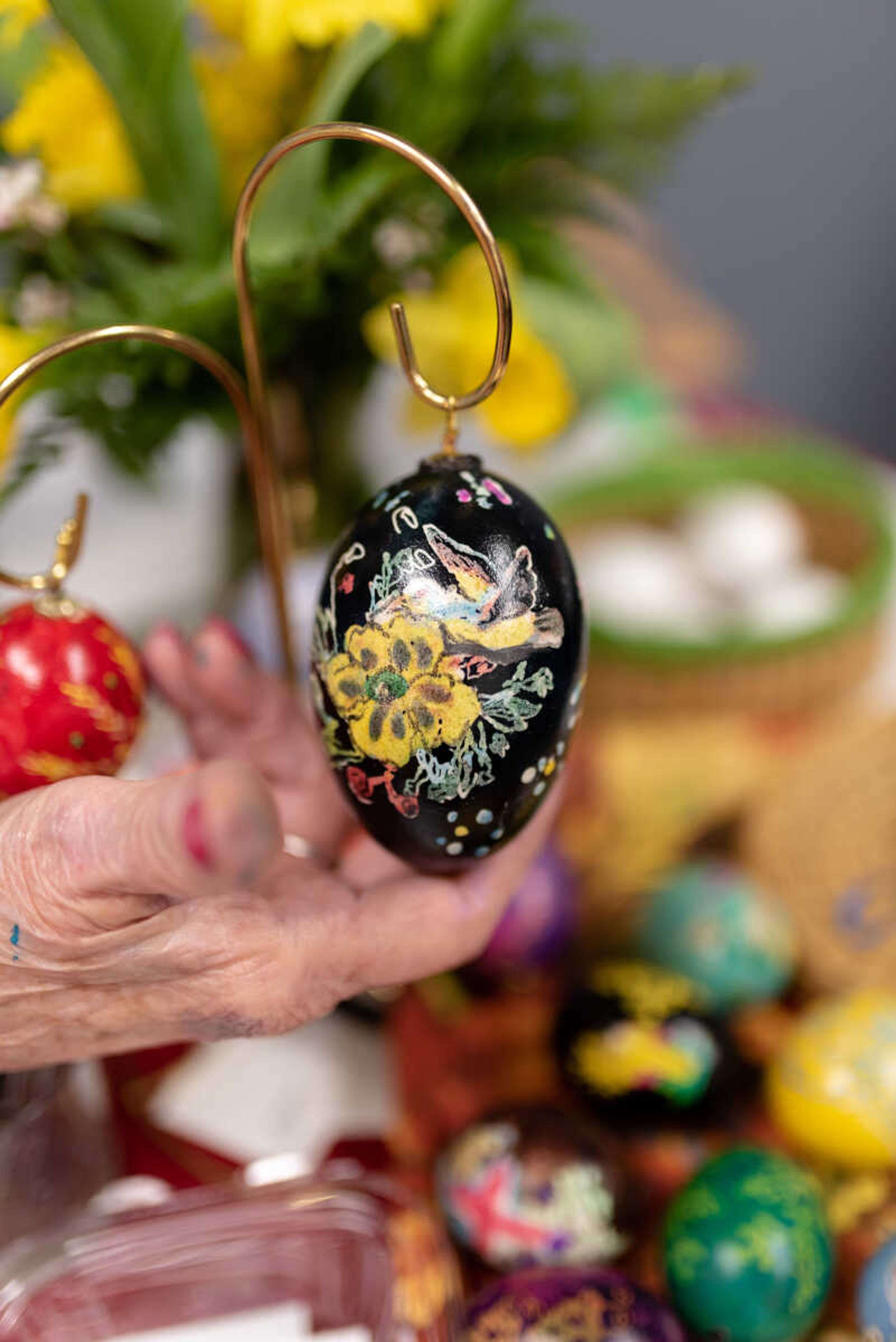Barb Duncan teaches a Pysanky Ukrainian egg decorating class on March 24.