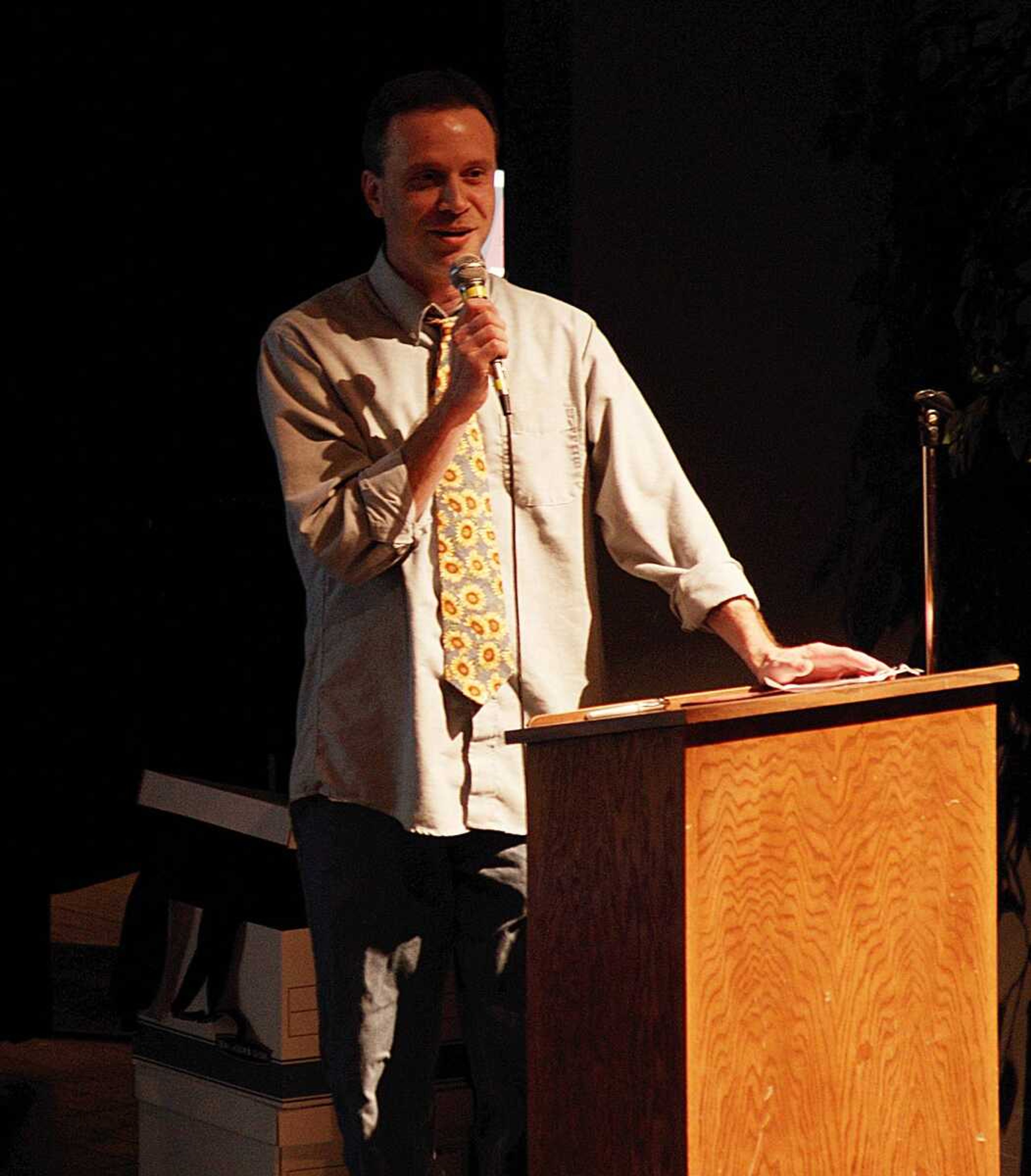 Fred Jones, associate professor in the Department of Mass Media, was the master of ceremonies at the Fault-Line Film Festival Gala Nov. 14. Photo by Nathan Hamilton