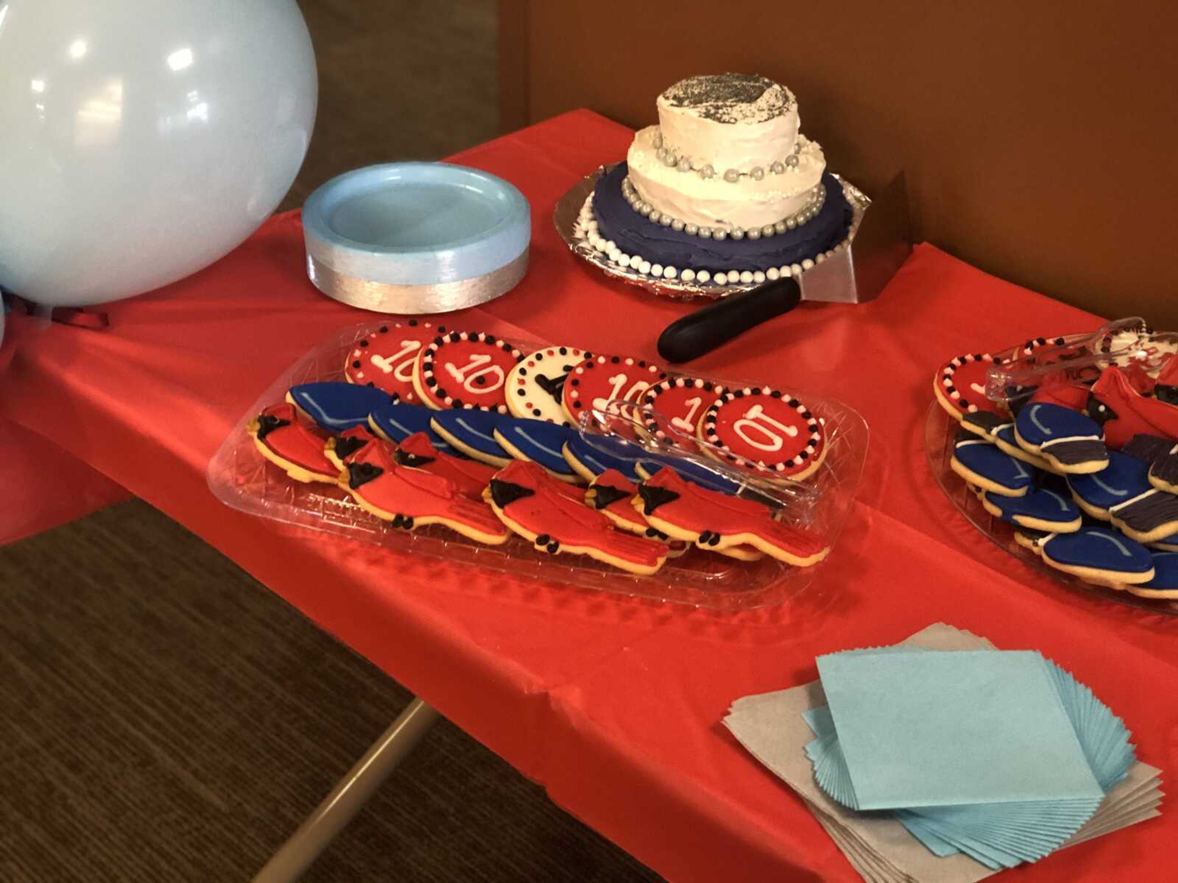 Cake, cookies and other refreshments were available for attendees. 