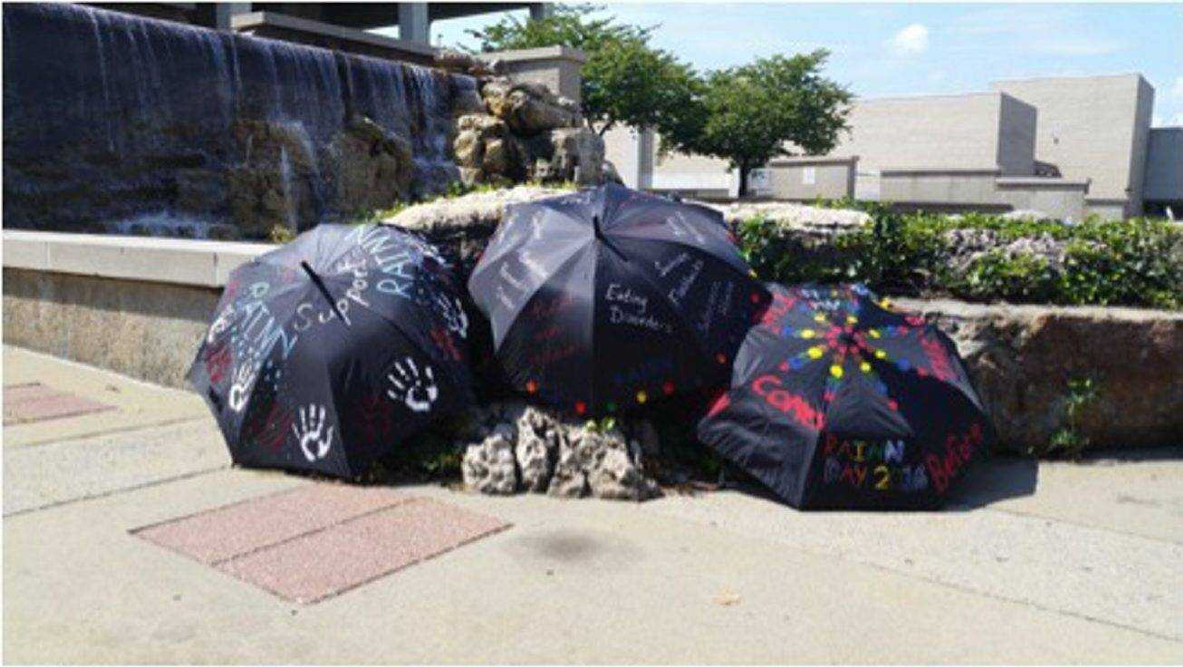 Southeast students commemorate RAINN Day