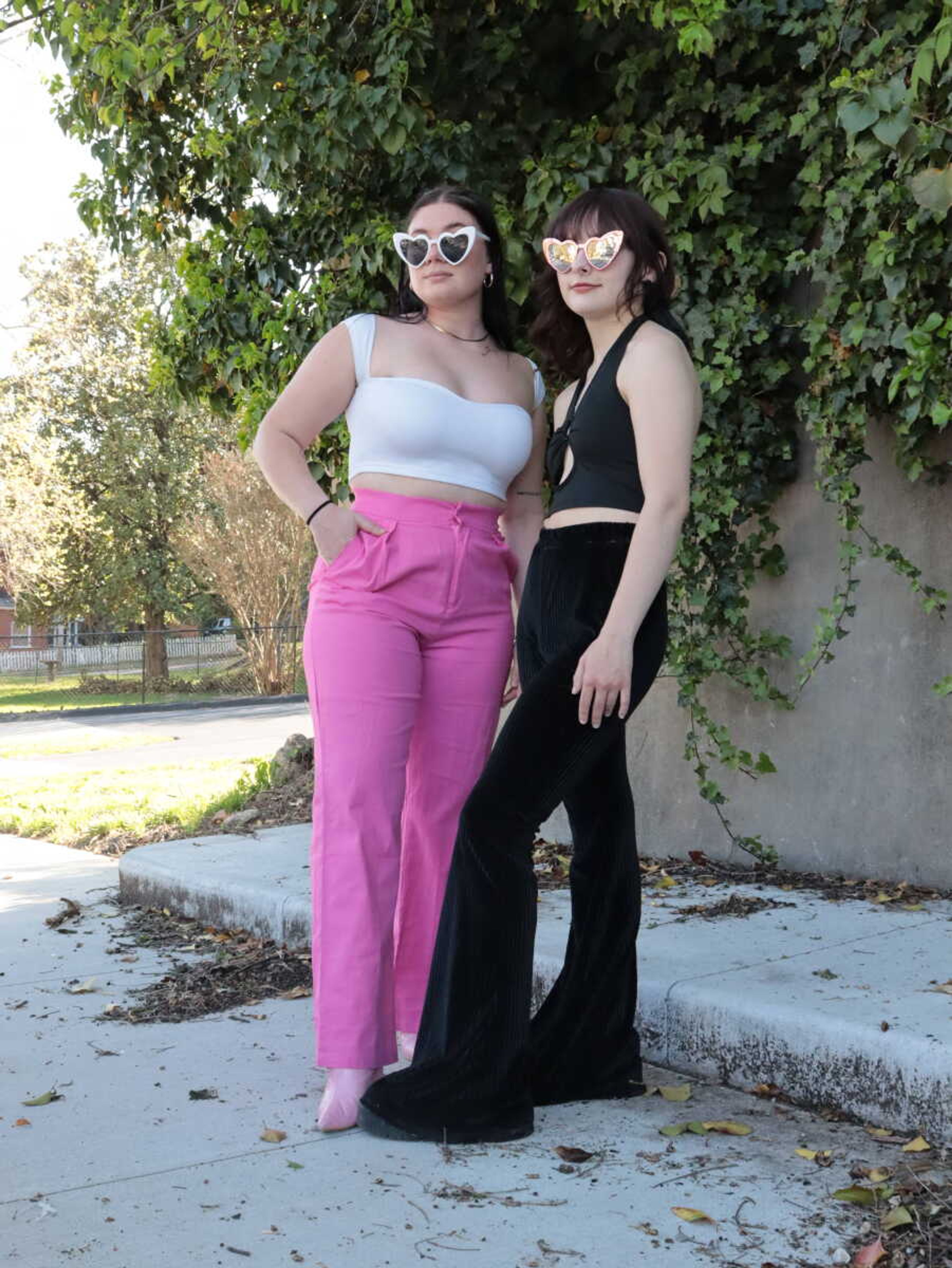 Senior multimedia journalism majors Kyrié Padberg and Emma Kratky wear outfits bought from fast fashion websites.  A main problem both face is poor sizing or construction with the items they have bought from fast fashion companies. 
