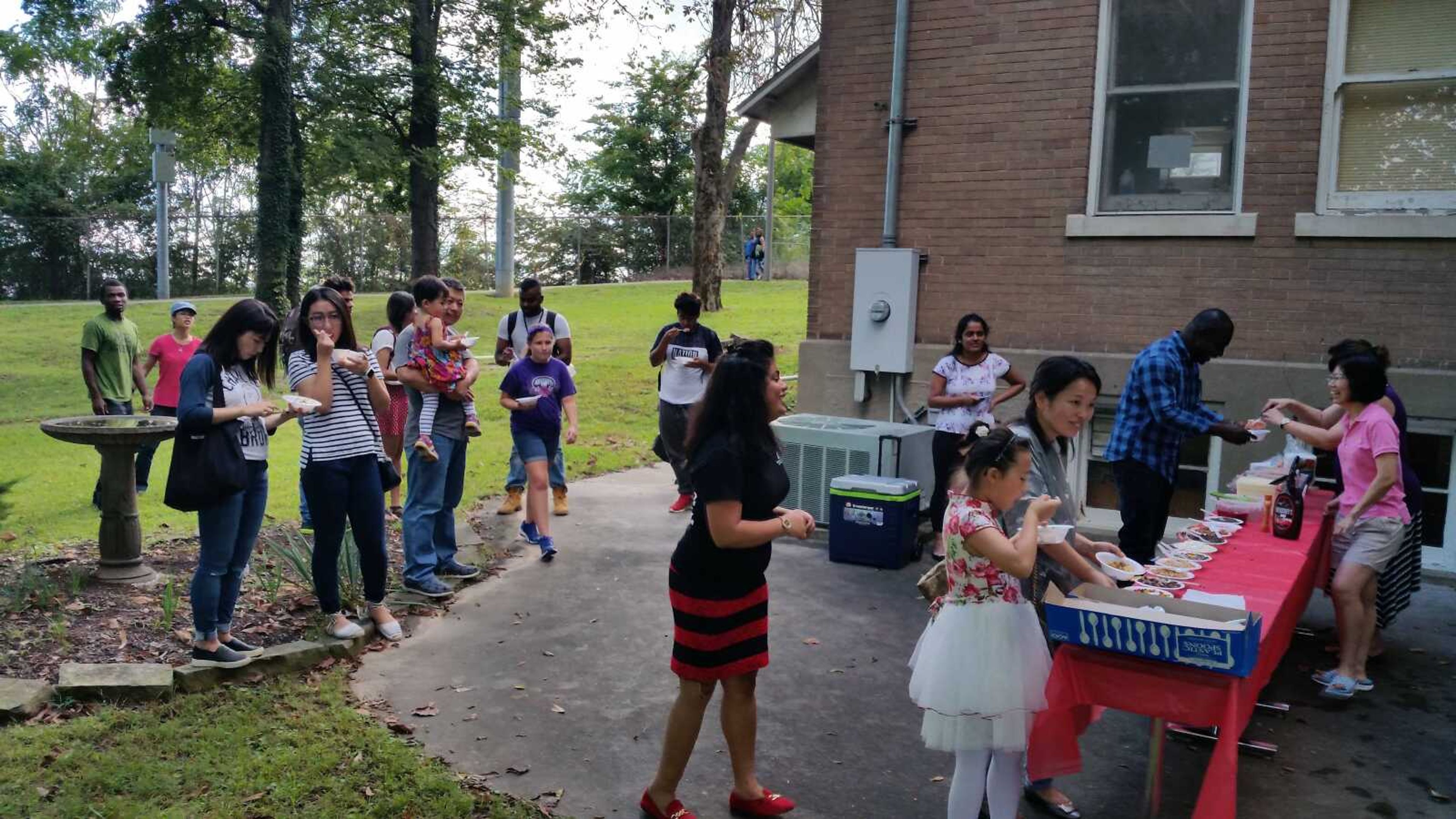 Students, faculty and staff gathered in front of the International Center on Saturday for an ice cream social held by the Intensive English Programs and International Education and Services.
