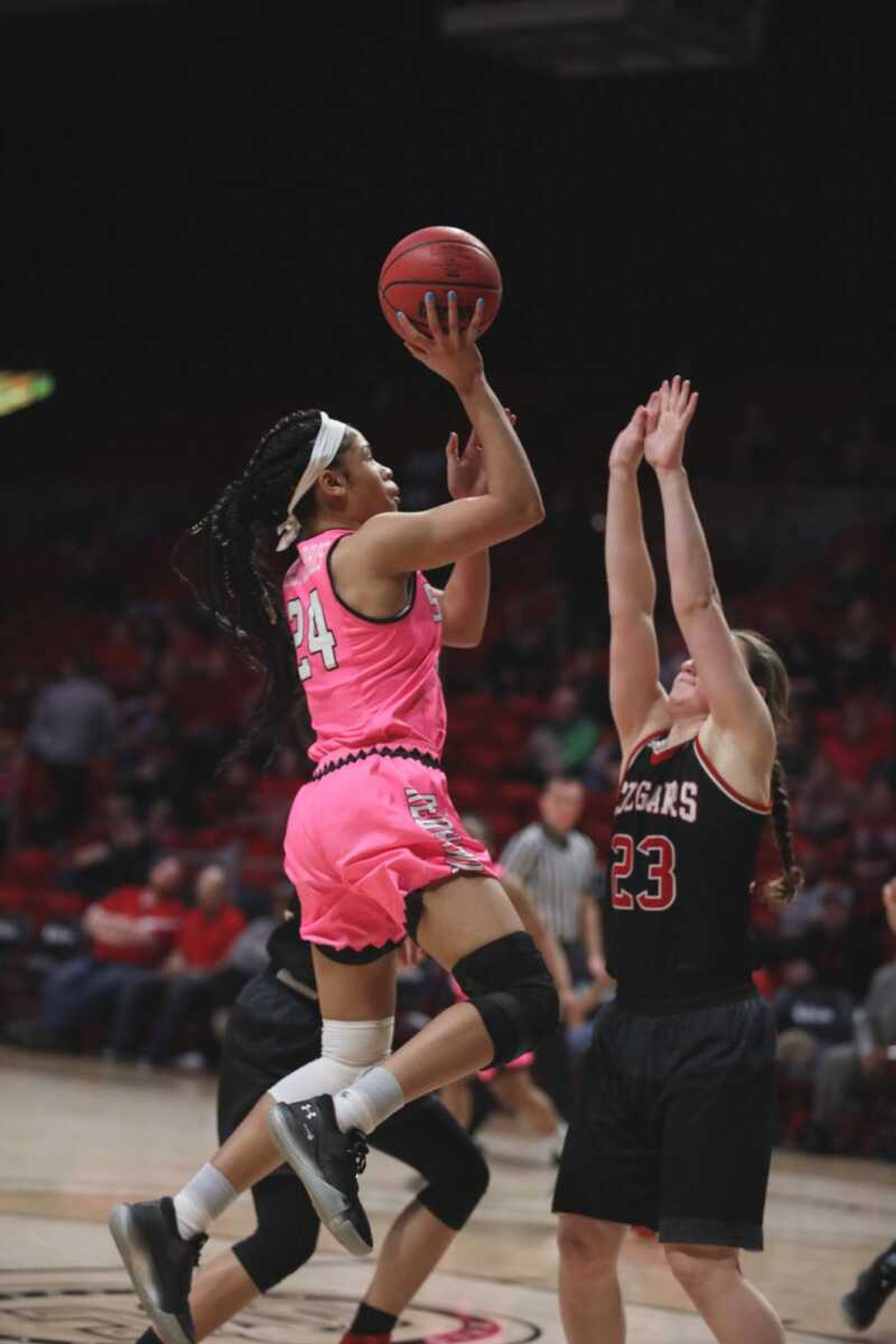 Junior guard Tesia Thompson shoots a floater over an SIUE defender. 