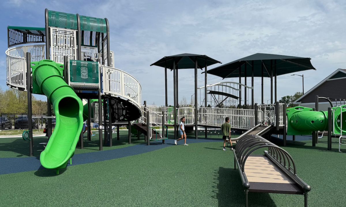 【美品】PLAYGROUND EMPTY BLACK 41（25.5-26.0） Clinton Township Just Got a New Playground - and It's Built