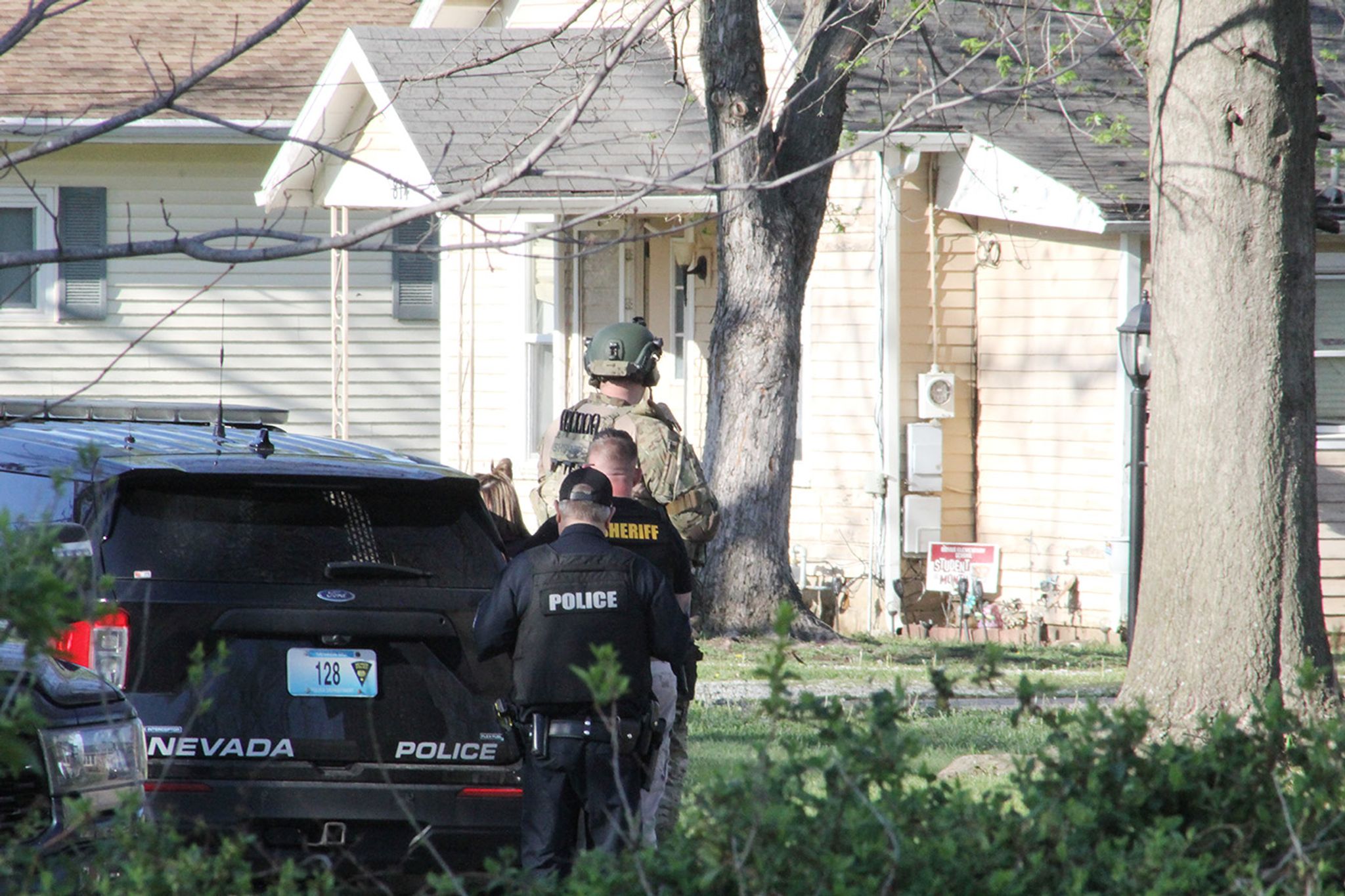 Two wanted subjects arrested after standoff in Nevada