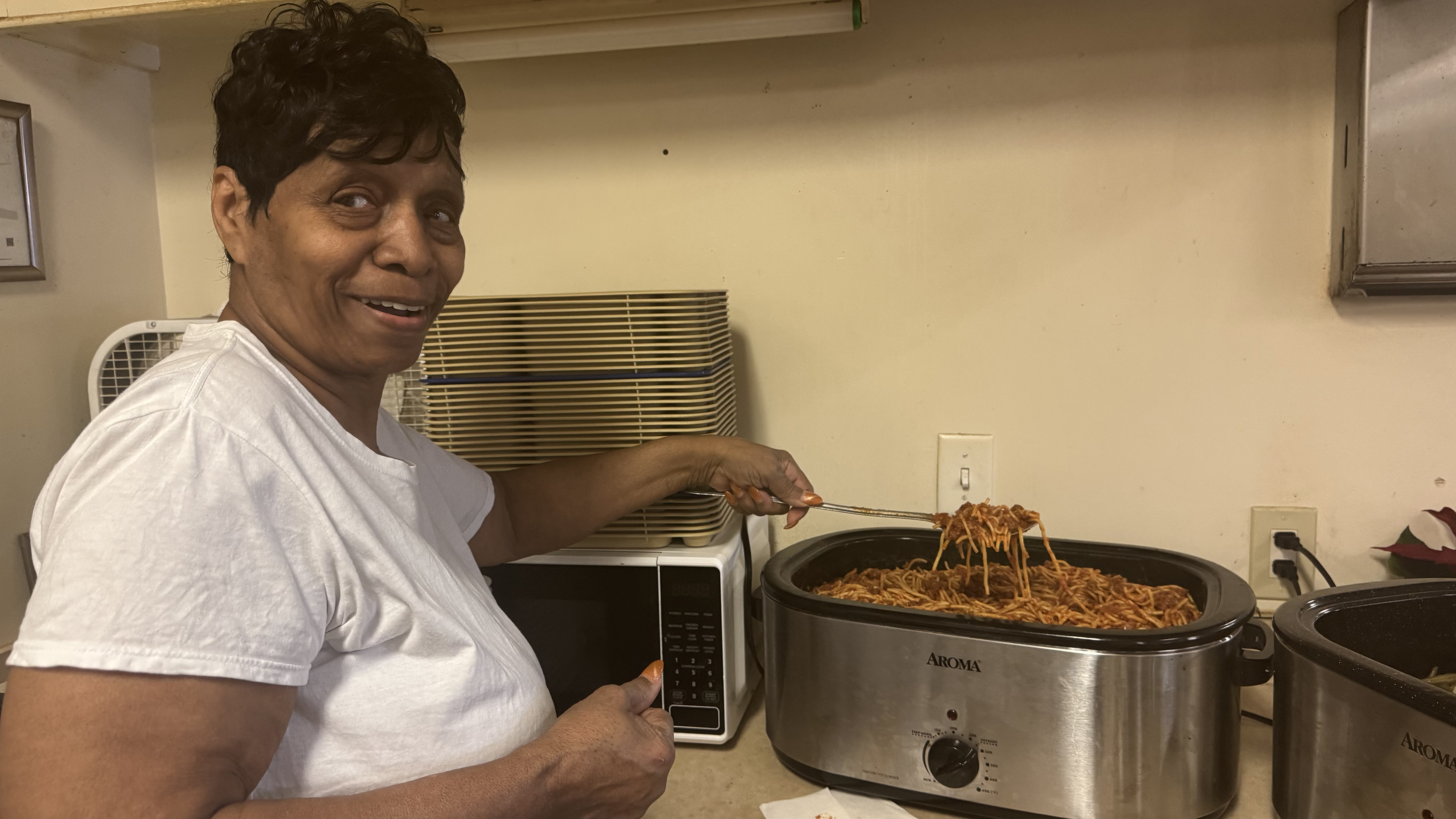 Peggy Simpson and volunteers serve lunch, spread kindness on MLK Day