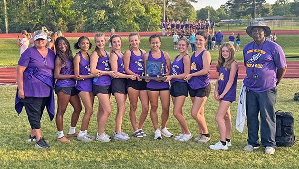 Lady Flashes win second straight District 4-5A track title