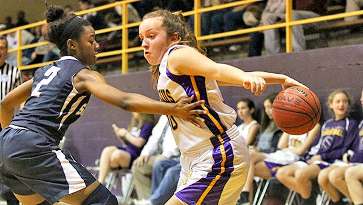 Lady Flashes run out of gas against St. Andrew's