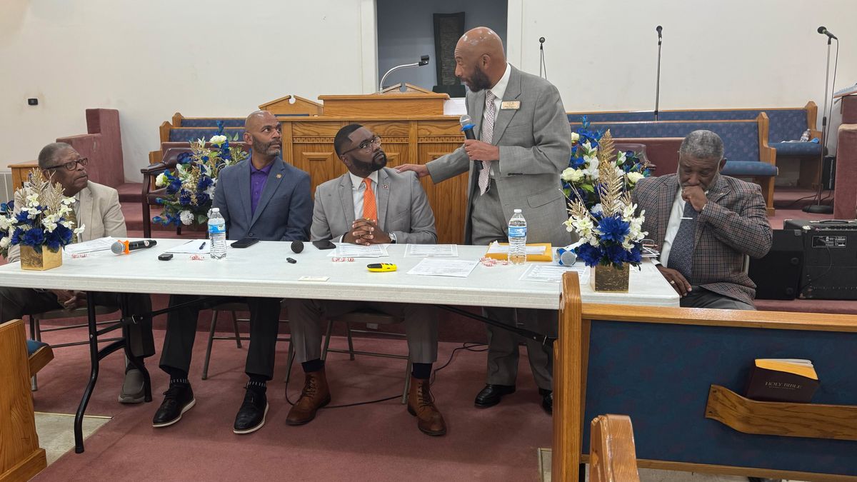 Leaders urge community to defend public schools amid looming school choice debate