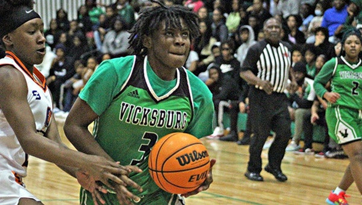 James powers Missy Gators to region championship with breako...