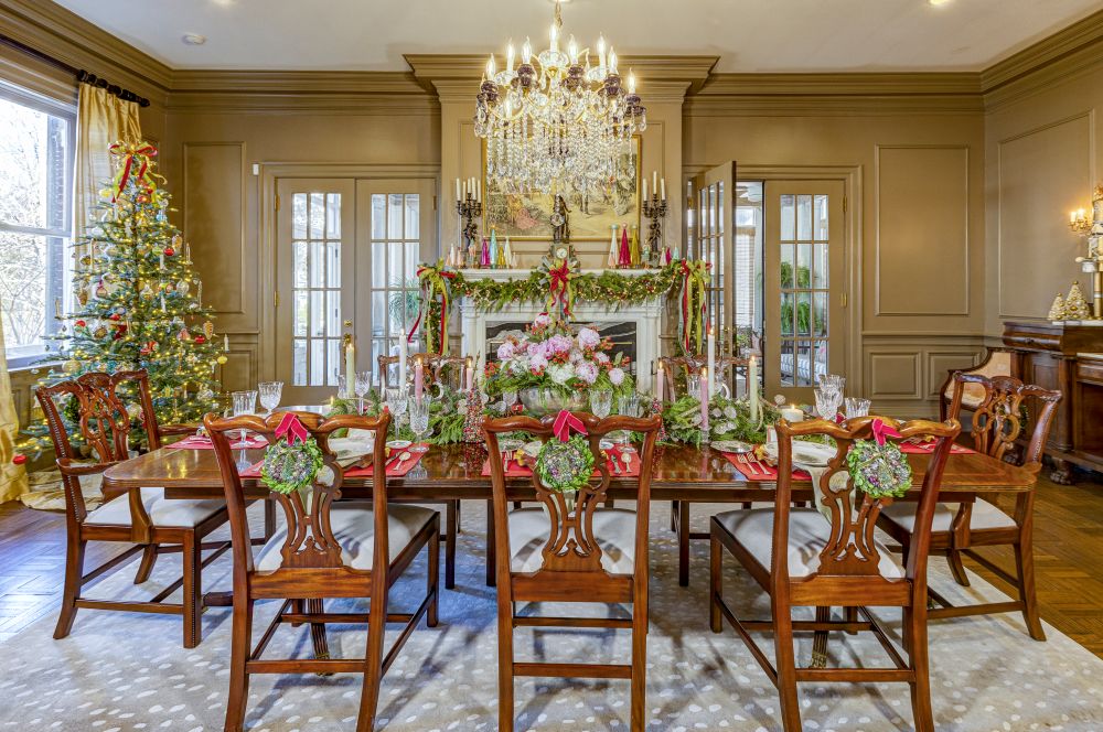 VICKSBURG LIVING: Making Merry on Chambers Street