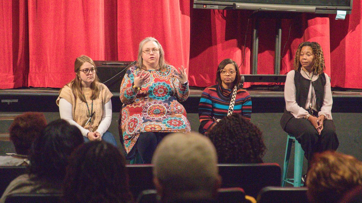 Educators gather at Warren Central to explore Vicksburg Warren School ...