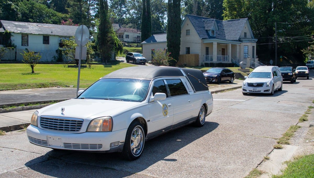 'A love offering': Vicksburg funeral home provides final ser...