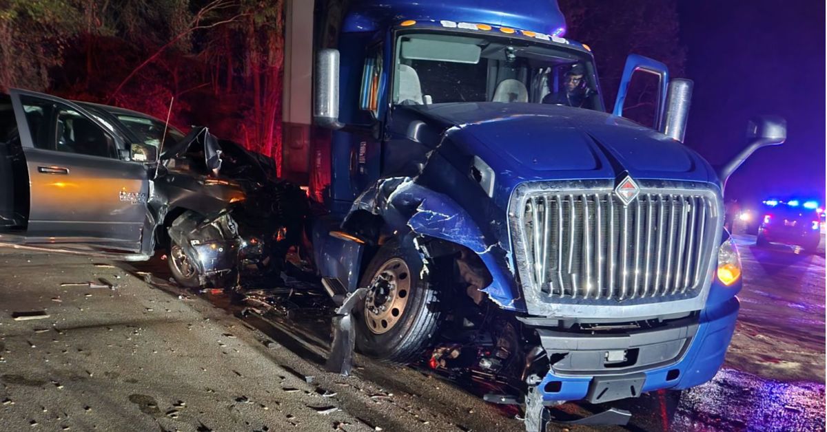 Two injured in Friday night wreck on Highway 3 in Warren Cou...