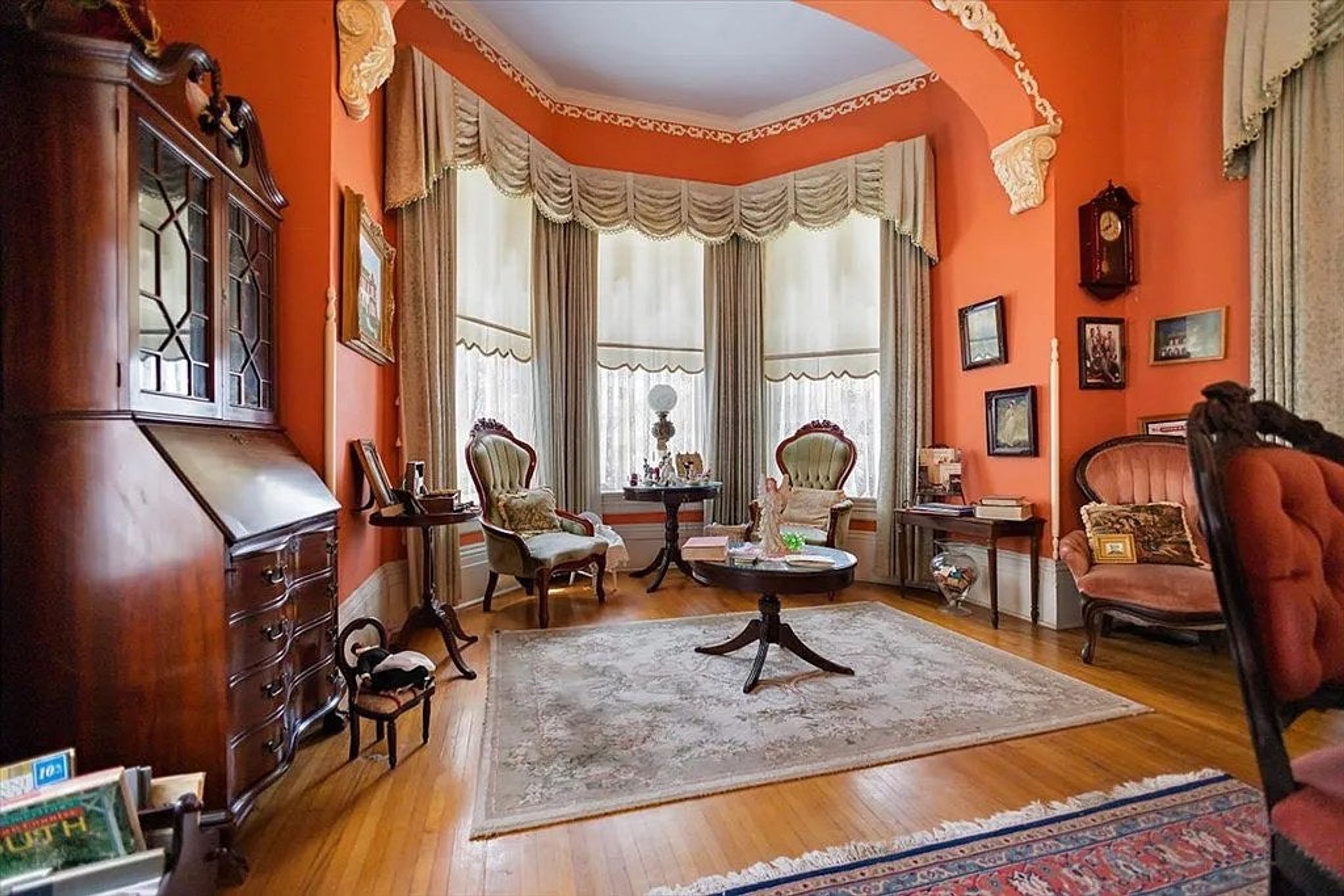 Mansion near Armory Park remains Absolutely Arizona, image size:3840x2561