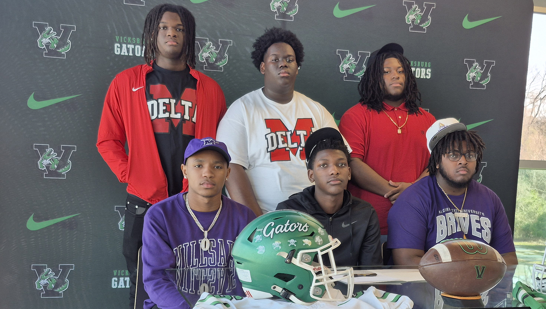 Six Gators sign to play college football