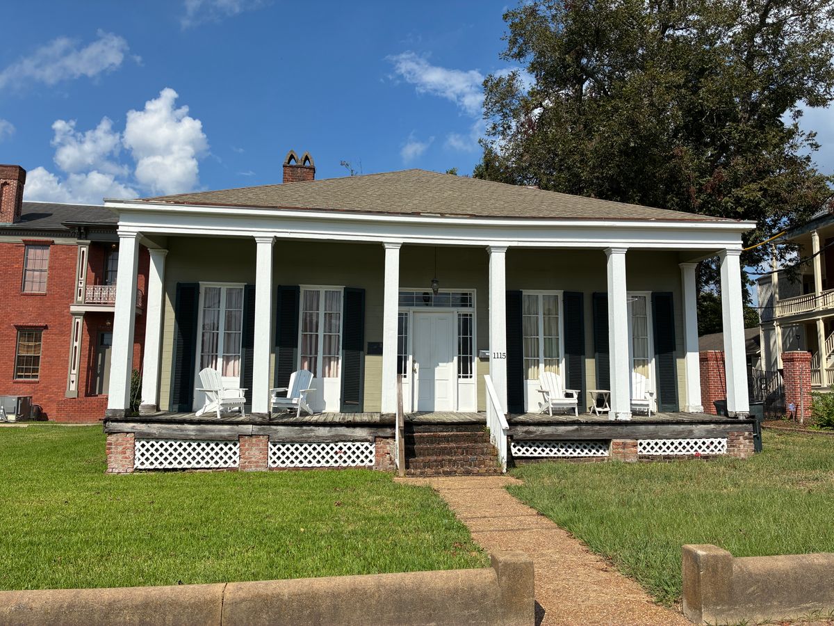 LOOKING BACK: 1115 Grove Street From a German-born jeweler to generations of local families, the home tells the story of Vicksburg life across more than a century.